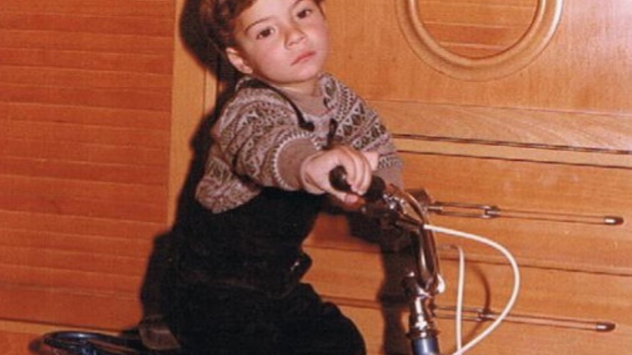 Un famoso subió una tierna foto retro ¿lo reconocés?