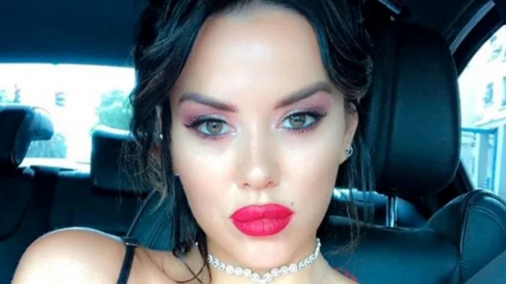 Karina Jelinek mostró su “tapaboca sexy”, ¿cómo lo usa?