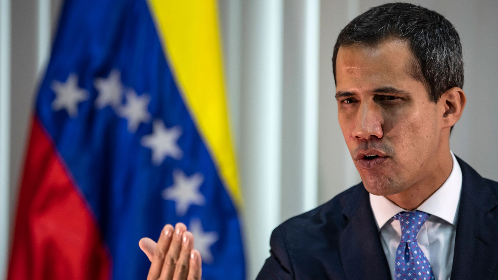 Acusan a Juan Guaidó de “delincuente de cuello blanco”