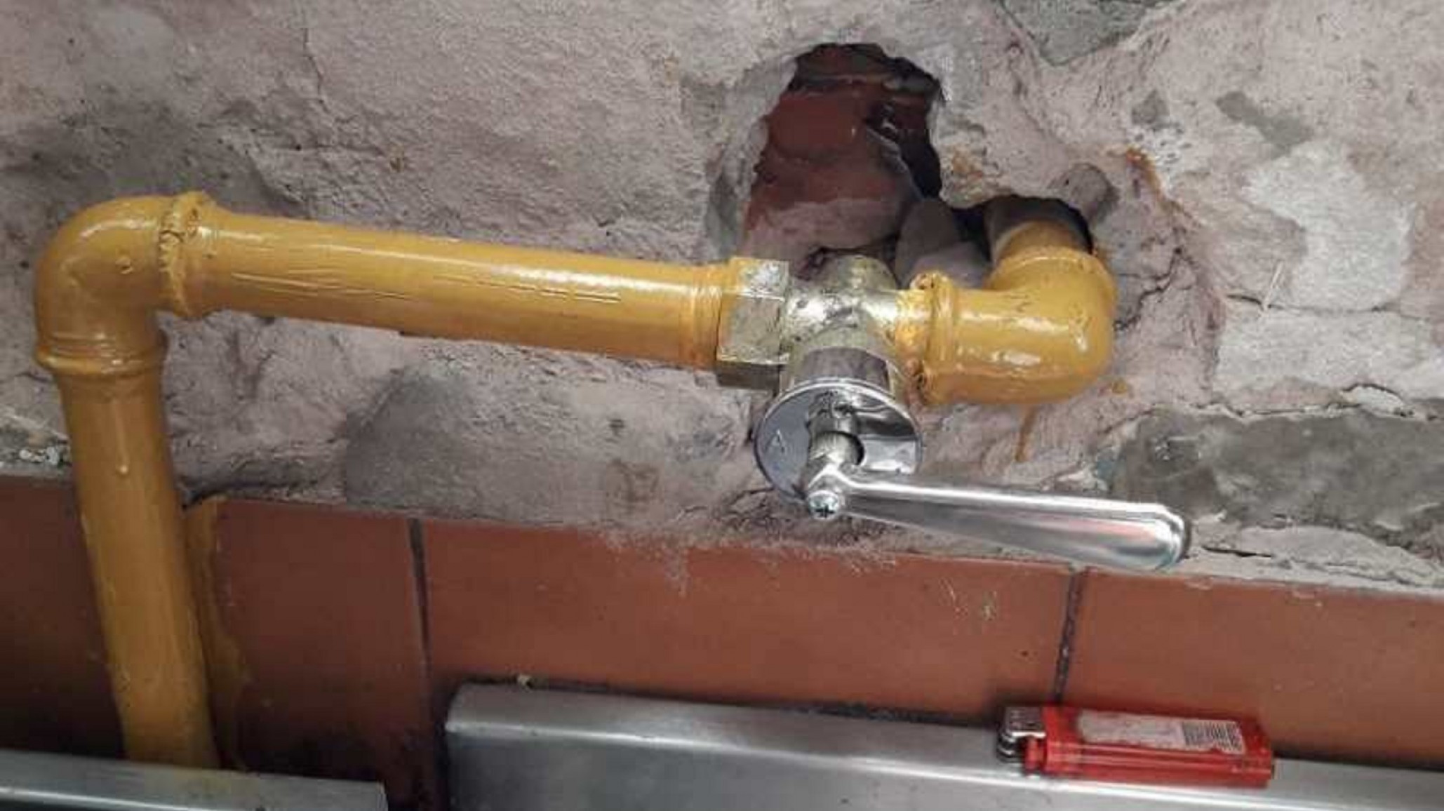 Alquilaba una casa con una conexión ilegal de gas: murieron dos personas e irá a juicio