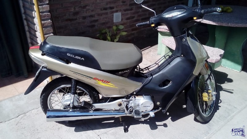 Misiones: iban 3 en una moto, despitaron y uno falleció