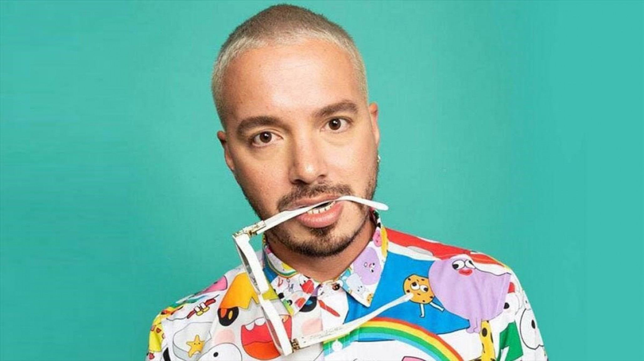 J Balvin está indeciso con su nuevo look