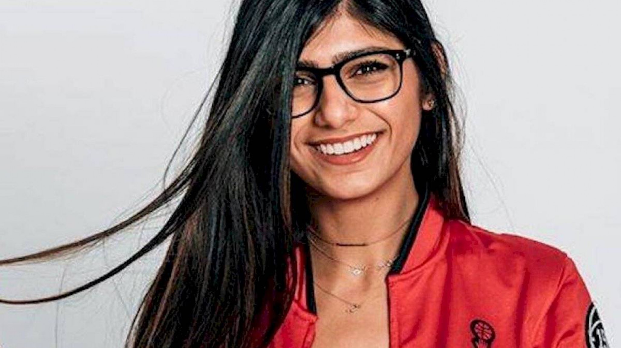 Mia Khalifa se decidió y se hizo una operación de nariz