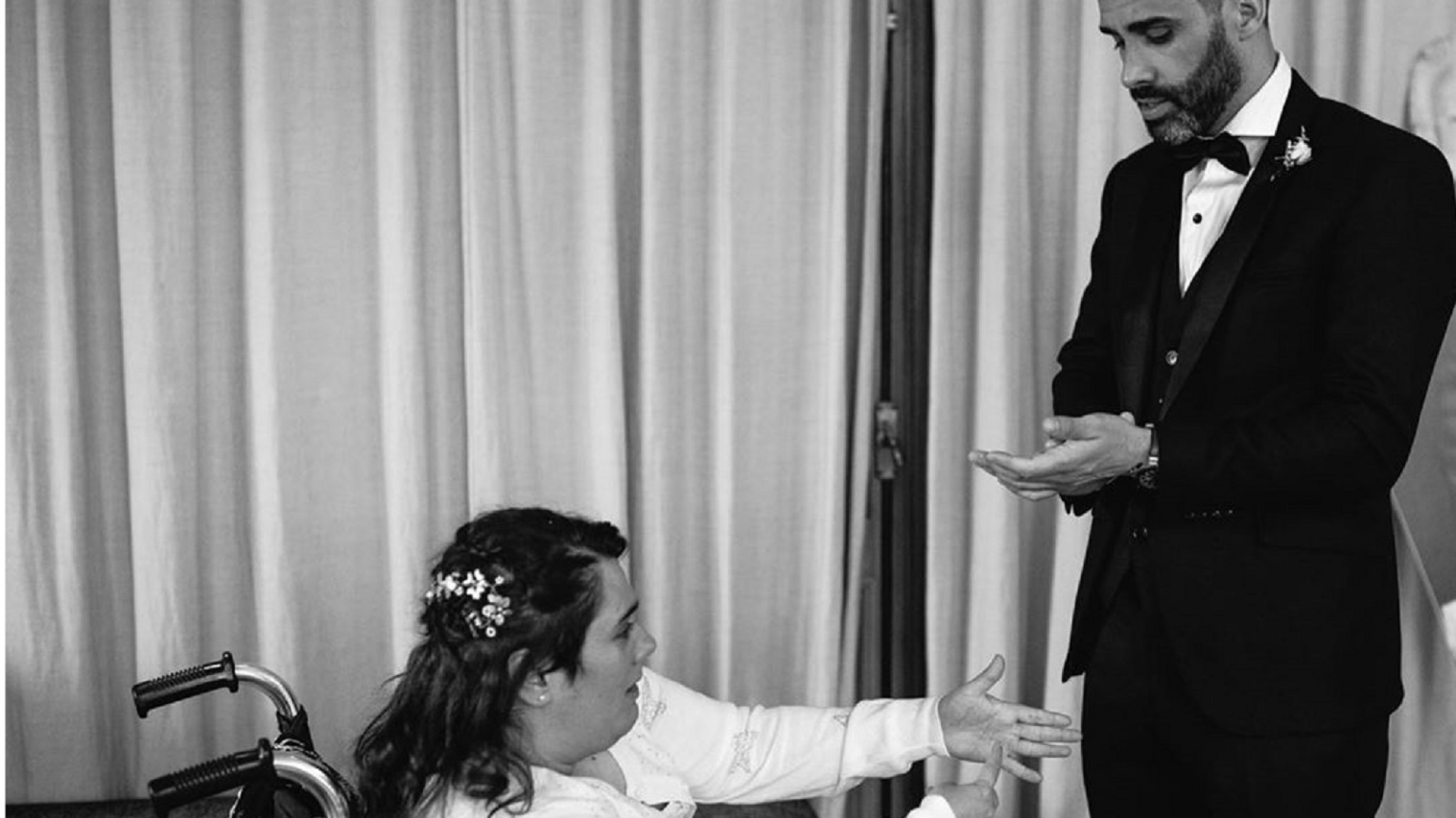 El Pollo Álvarez emocionado en el cumpleaños de su hermana: ”Mi mujer preferida”