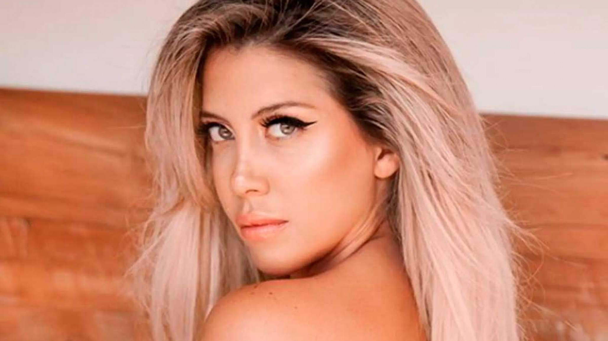 Wanda Nara posó con ajustado bikini que calentó el invierno