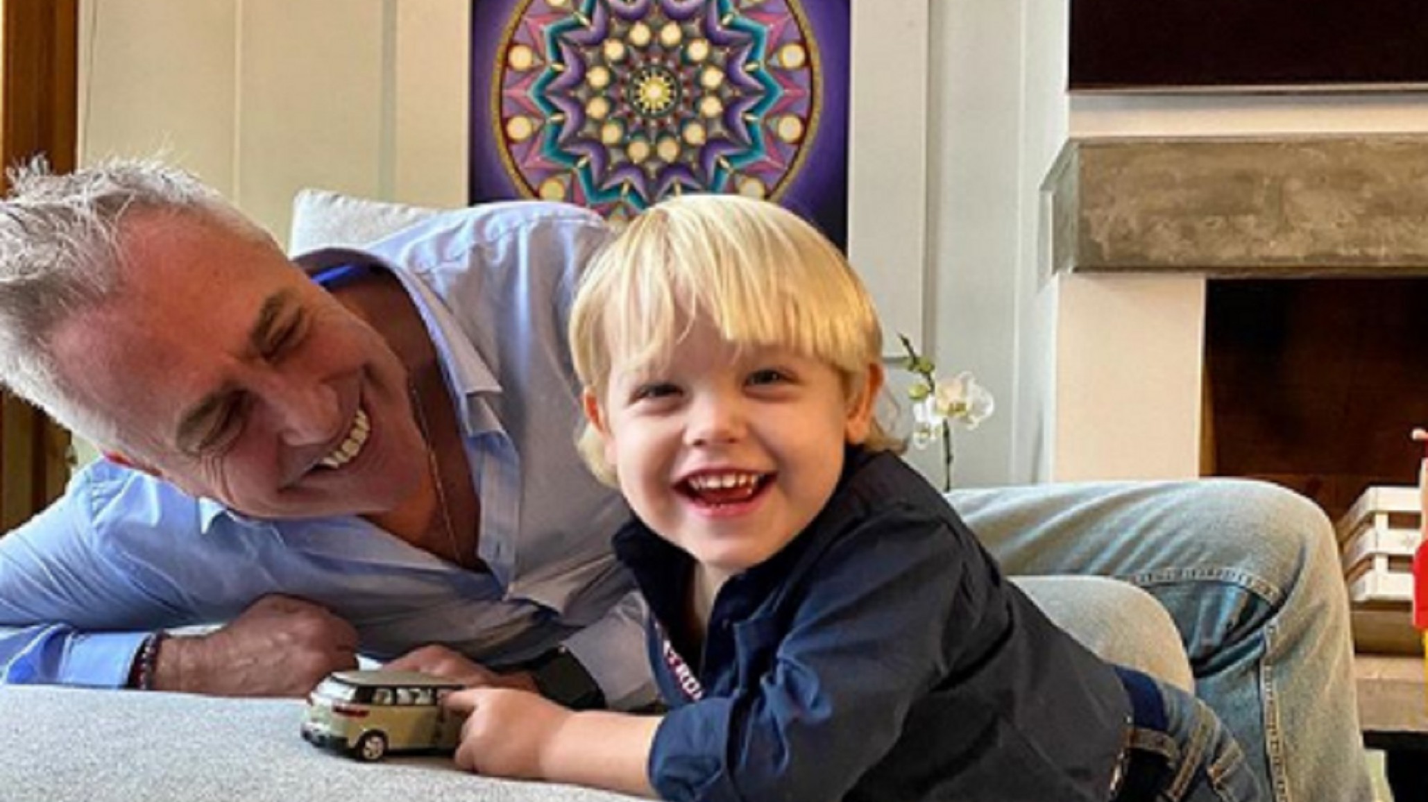 Con una tierna foto de Mirko haciendo amigos por el mundo, Marley recordó los tiempos pre pandemia