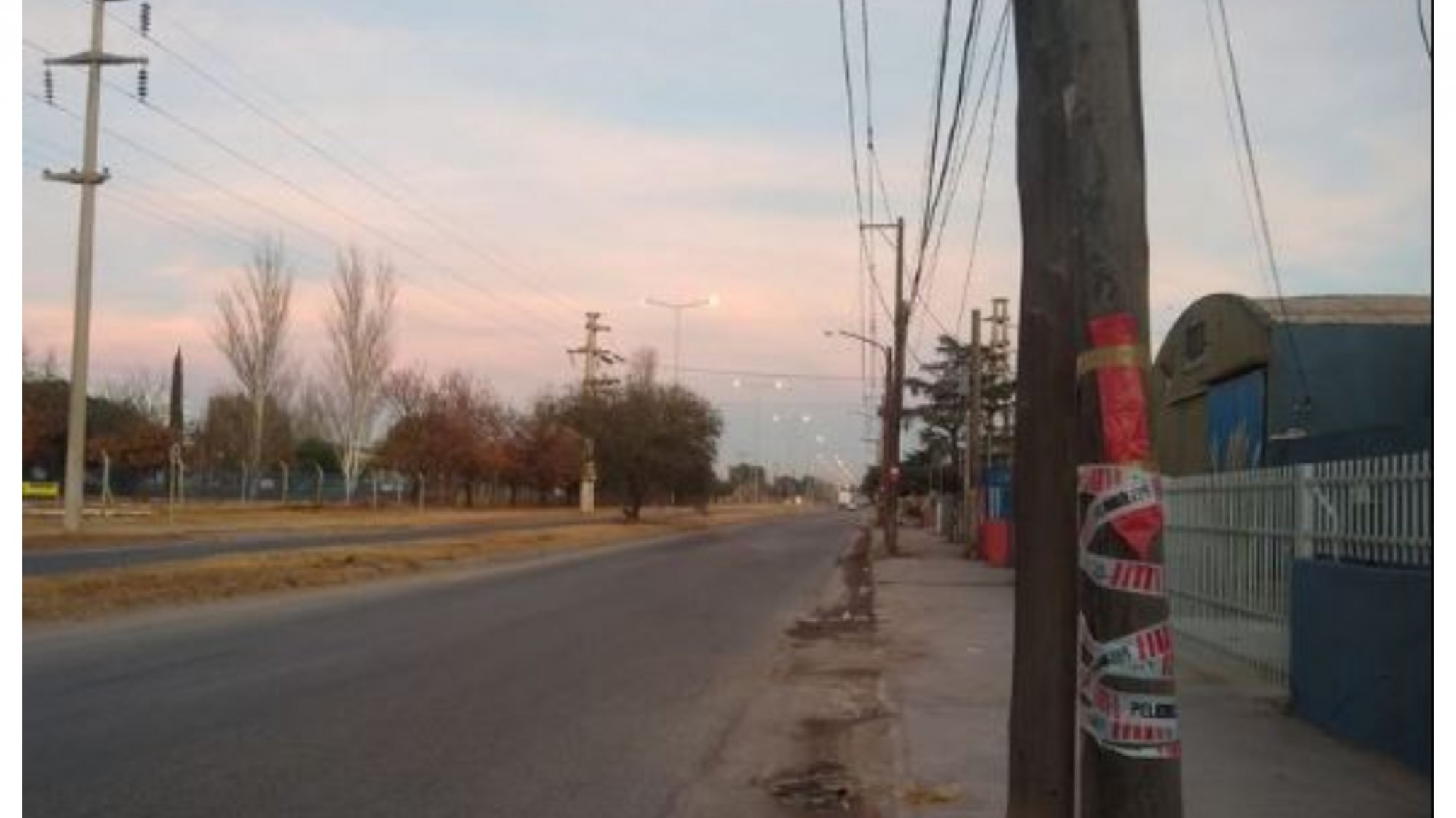 Accidente fatal: un hombre murió tras impactar su moto contra un poste