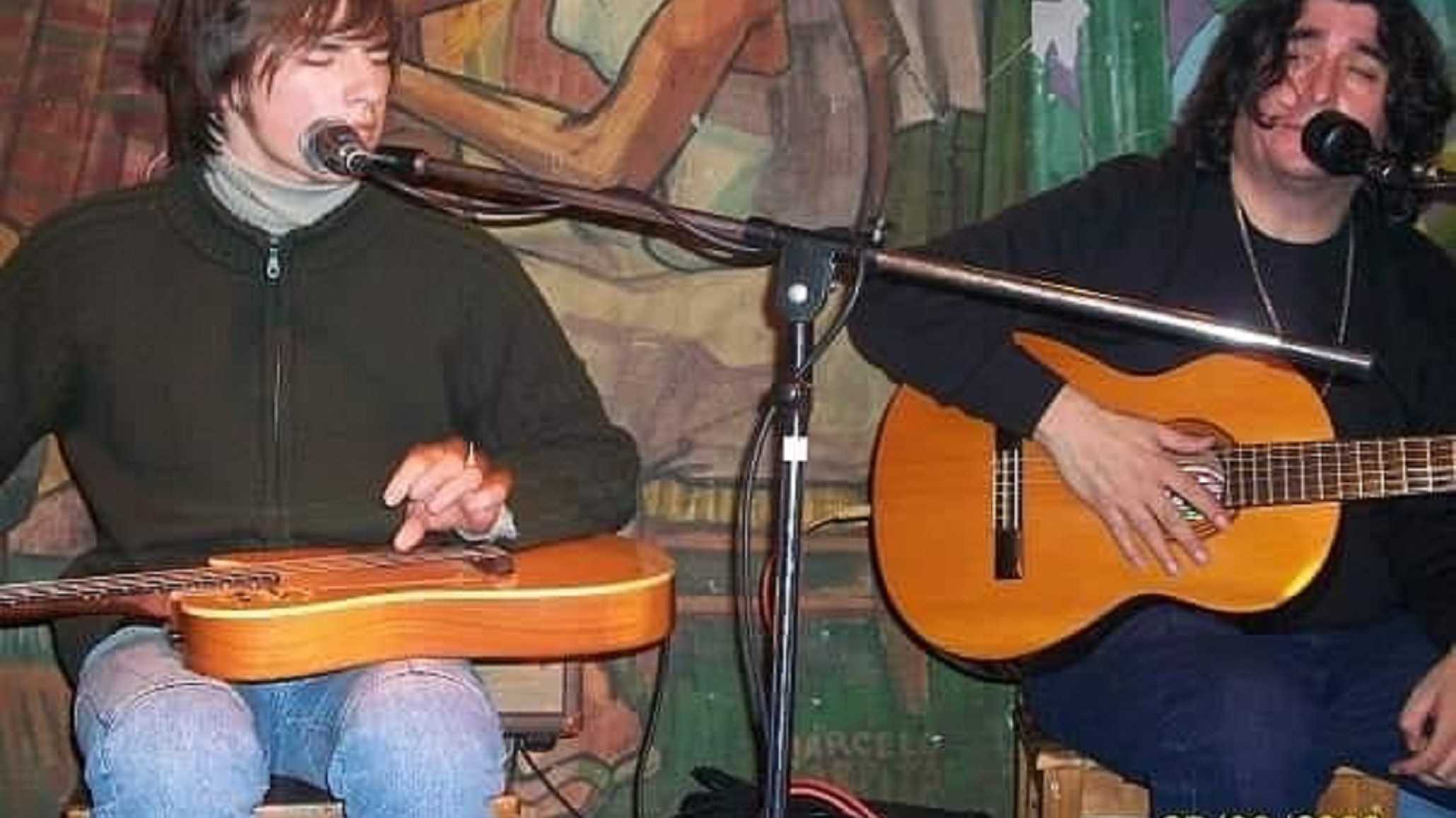 Nahuel Pennisi, el cantante ciego que pasó de hacer música en la calle a tocar en Cosquín