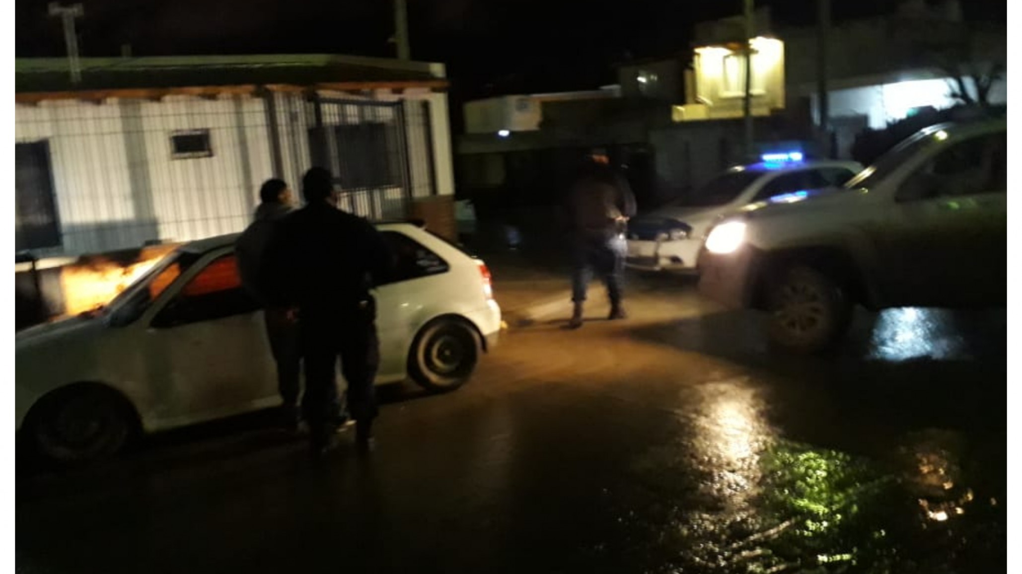 Pese a la prohibición de acercamiento, fue a la casa de su ex mujer y la golpeó