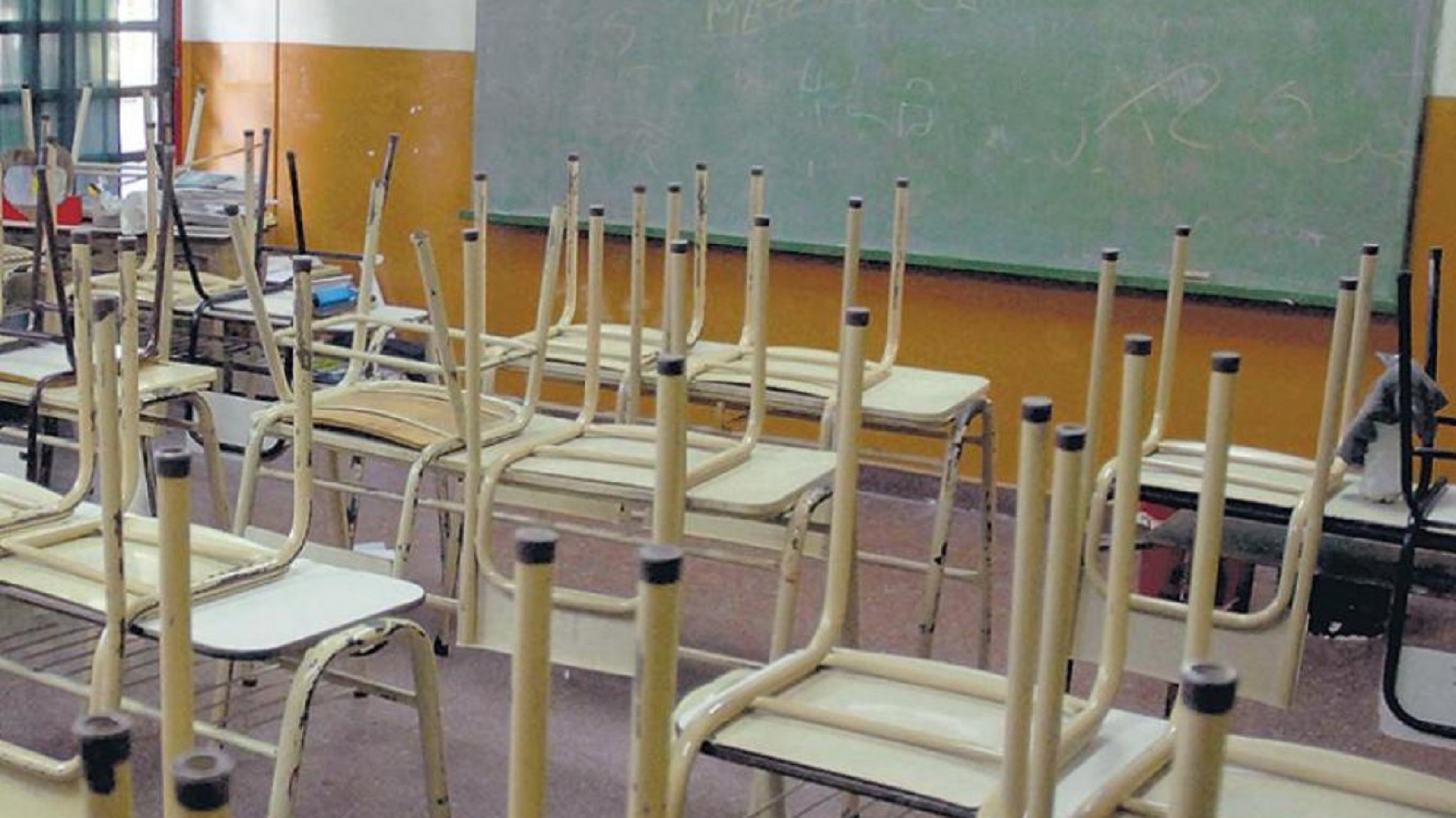 Clases en la universidad : habilitan regreso con protocolo