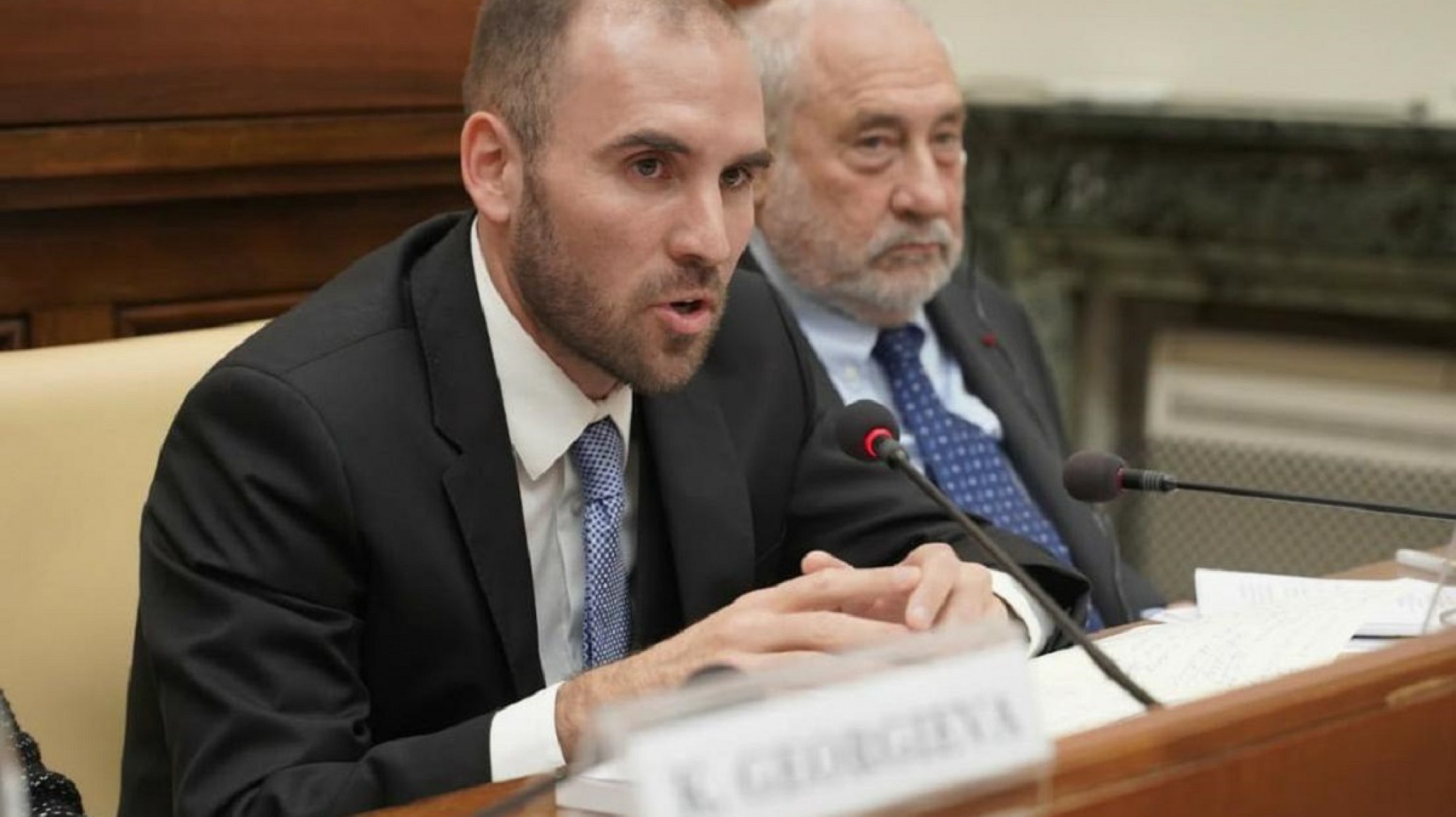 Guzmán aseguró que el Gobierno busca refinanciar la deuda con el FMI y no pedir otro préstamo