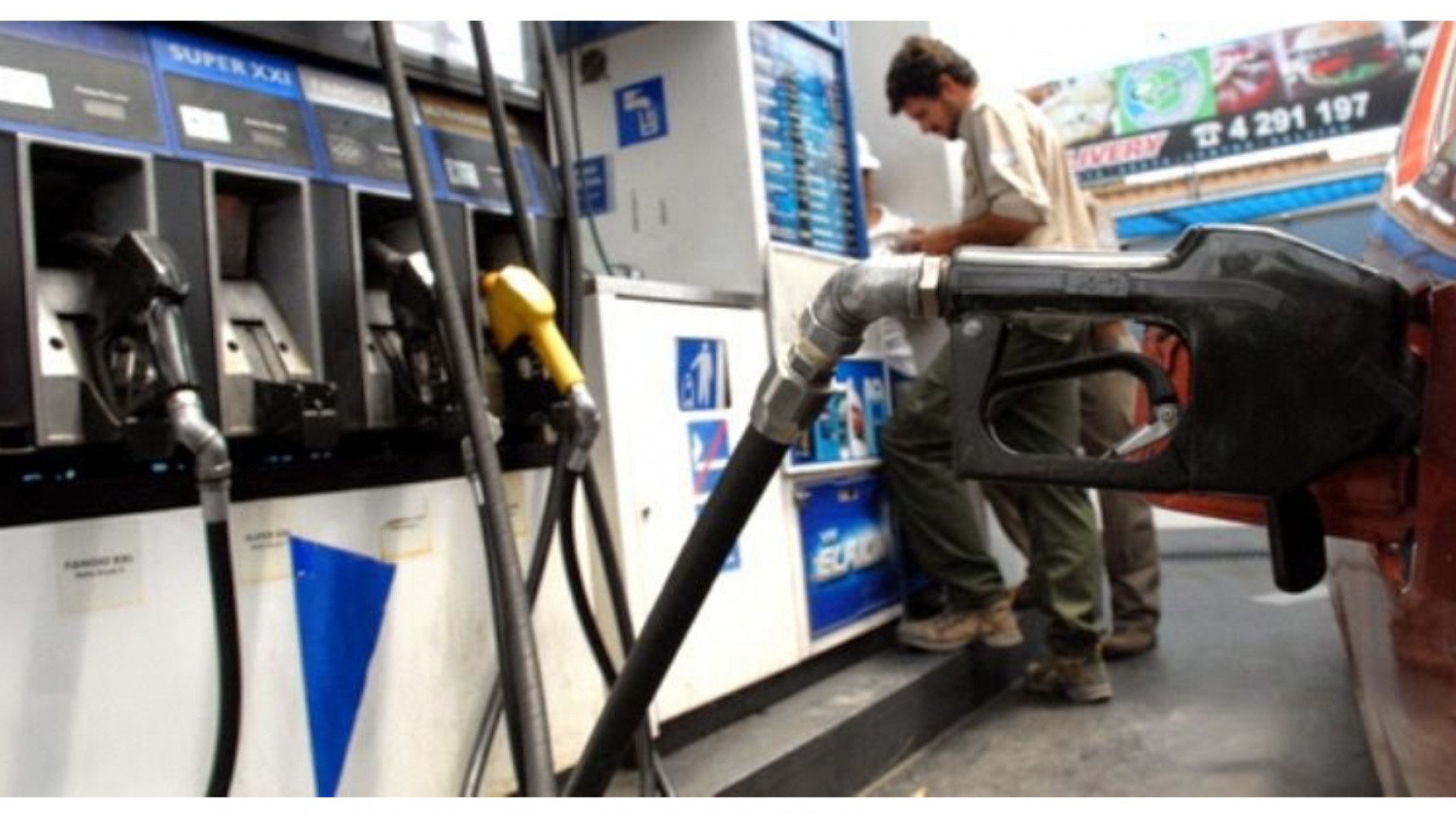 Desde las 0 horas de hoy, YPF incrementó sus naftas en un 3,5 por ciento