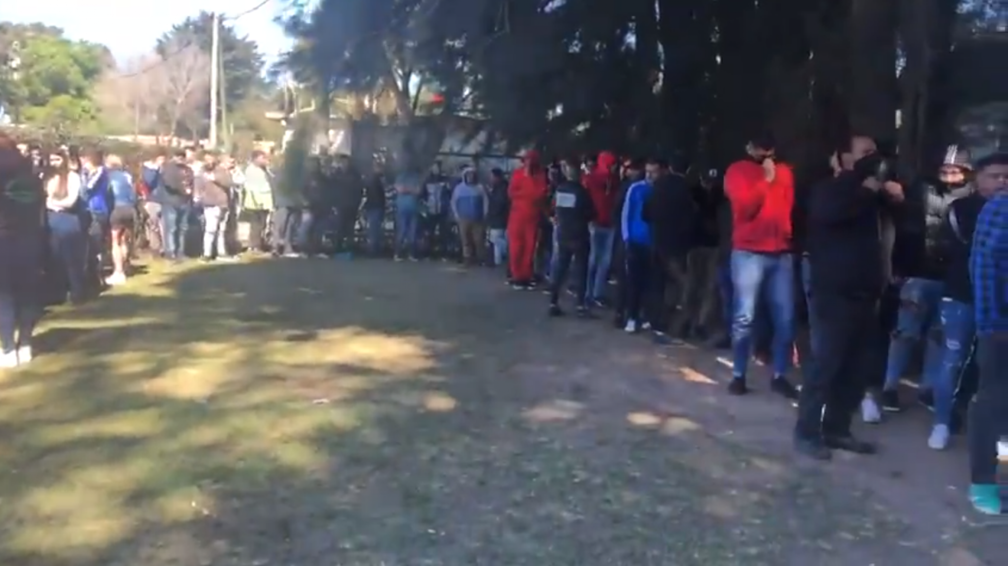 Fiesta clandestina dejó 150 demorados y 2 policías