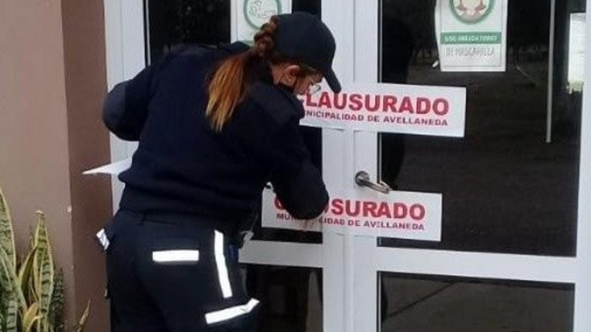 Encontraron a 44 personas en una fiesta clandestina y la multa será el costo del hisopado