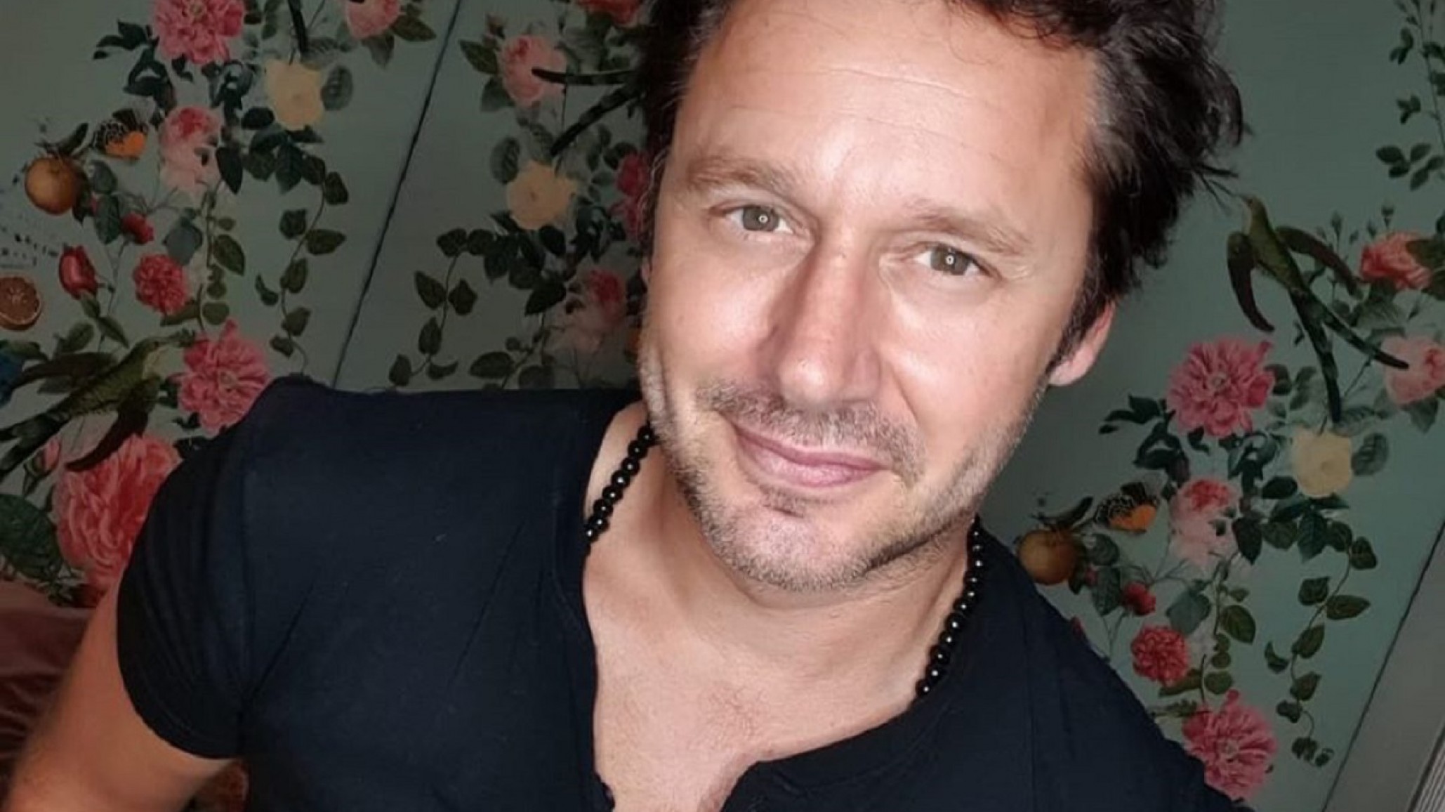 Benjamín Vicuña y un emotivo post dedicado a su hijo: ”Naciste en silencio”