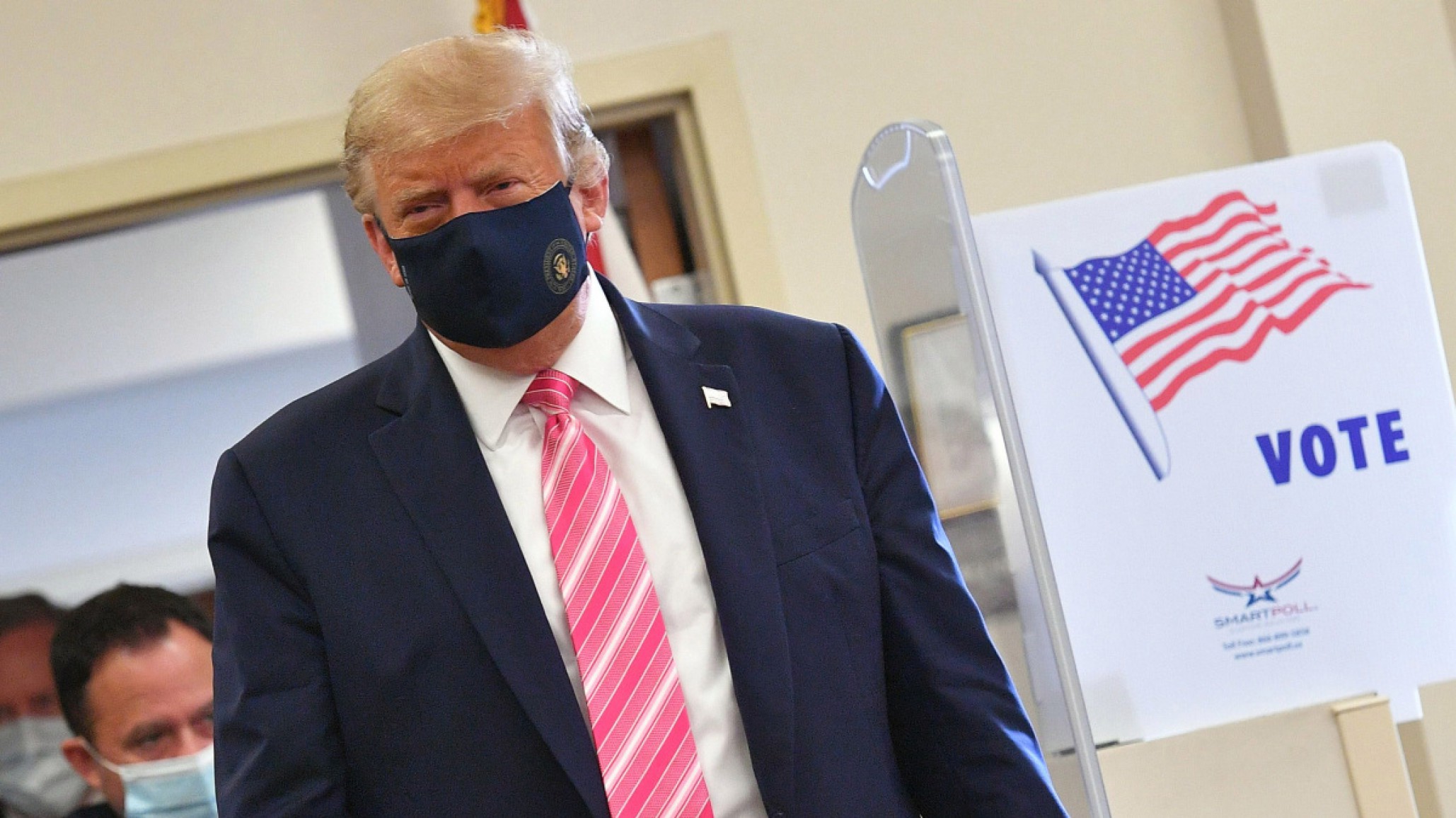 Donald Trump ya emitió su voto: “Voté por un tipo llamado Trump”