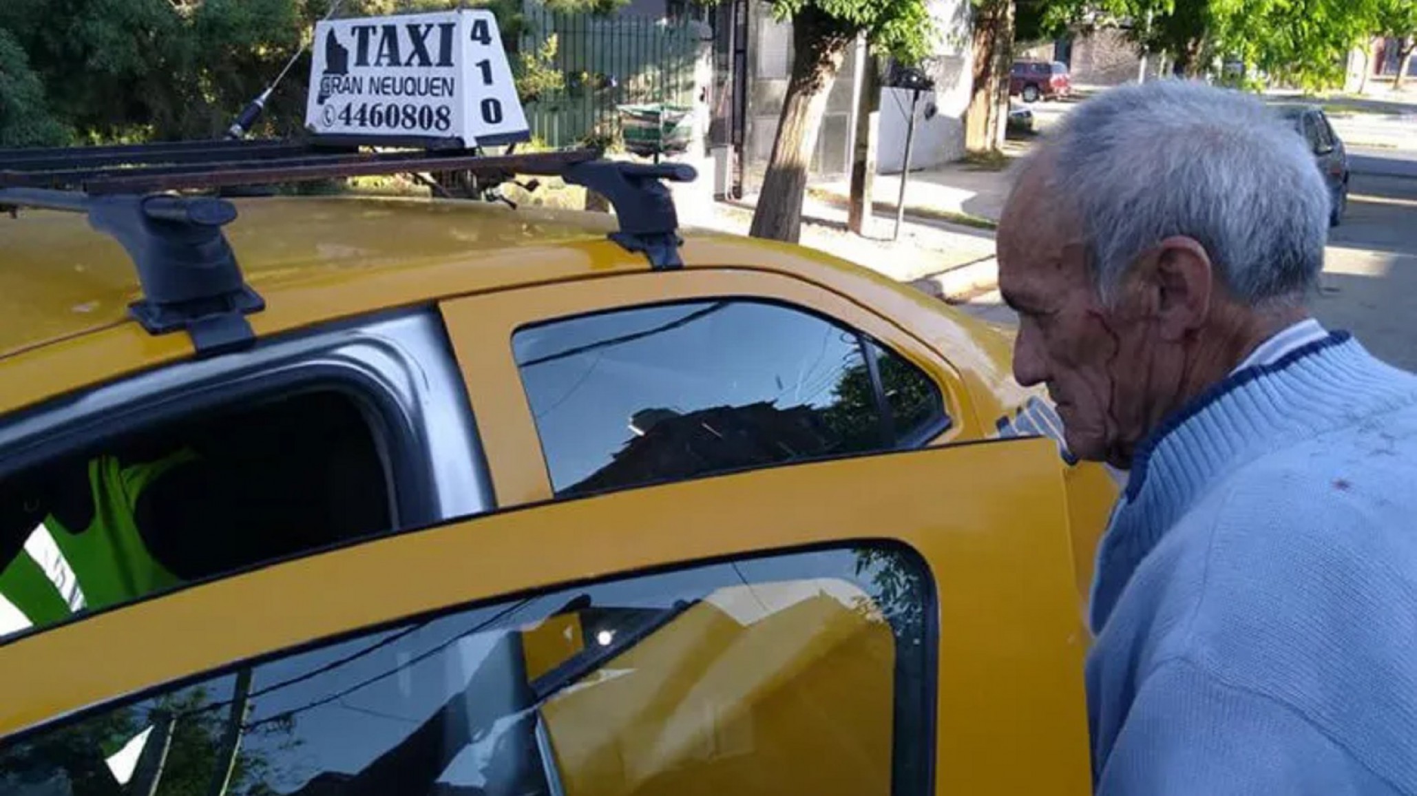 Taxista fue asaltado y golpeado: sus colegas atraparon al ladrón