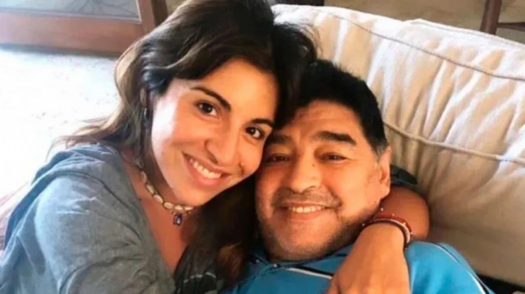 Gianinna Maradona escribió un duro mensaje ante la autopsia de su padre