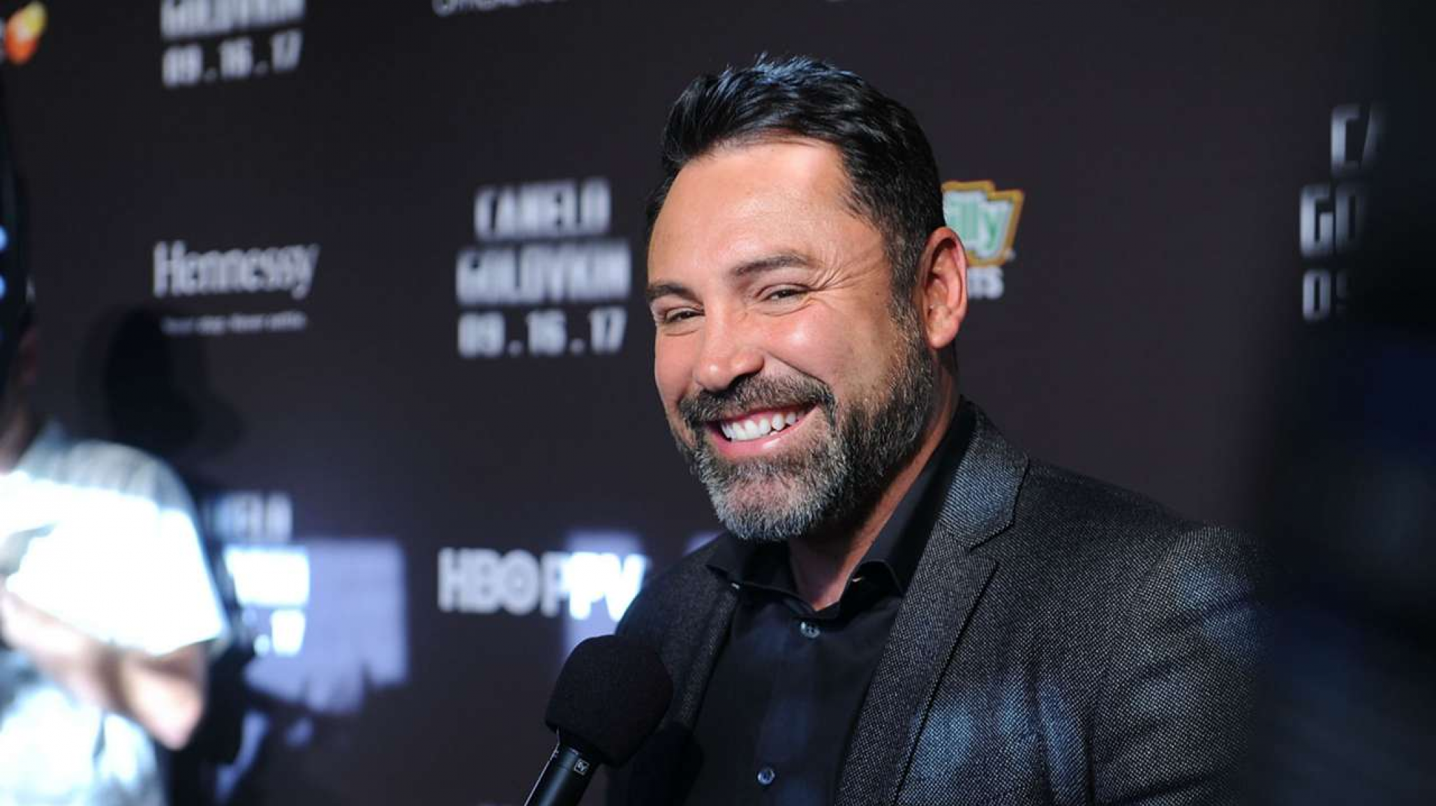 ¿Oscar De la Hoya vuelve a boxear?