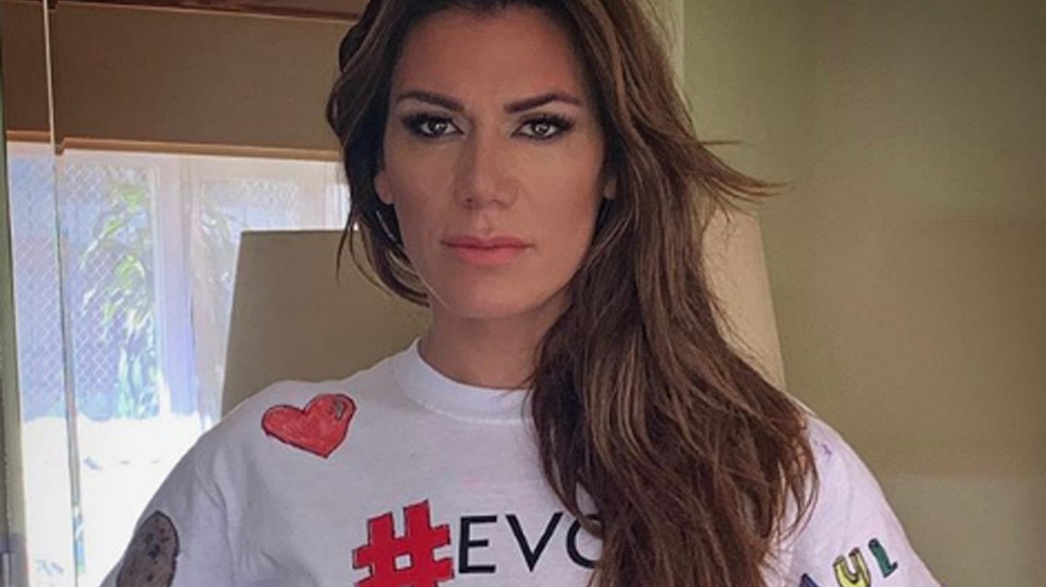 Flor de la V emotiva en las redes: ”No se nace mujer: se llega a serlo”