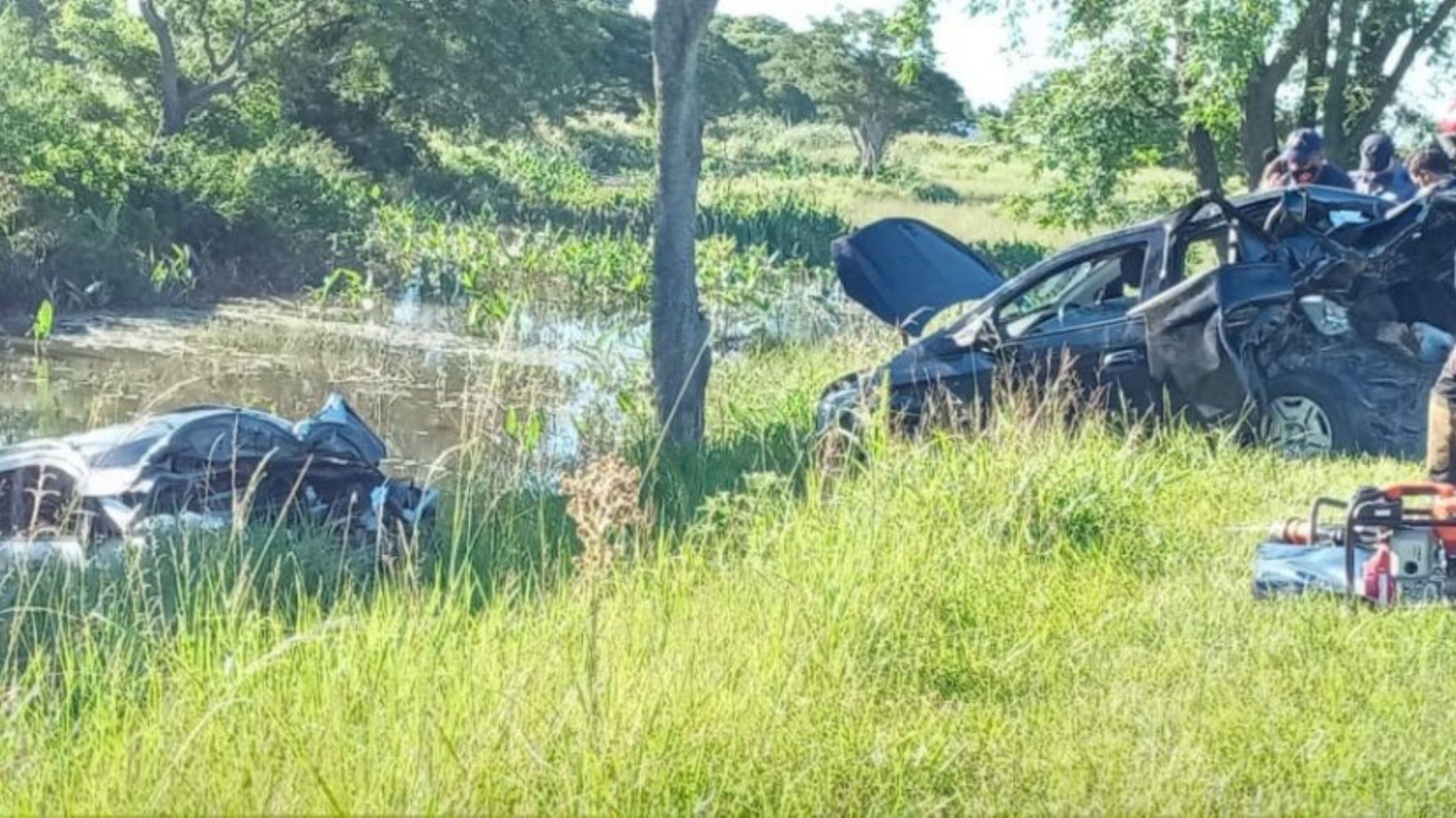 Dos personas fallecieron tras un choque entre dos autos