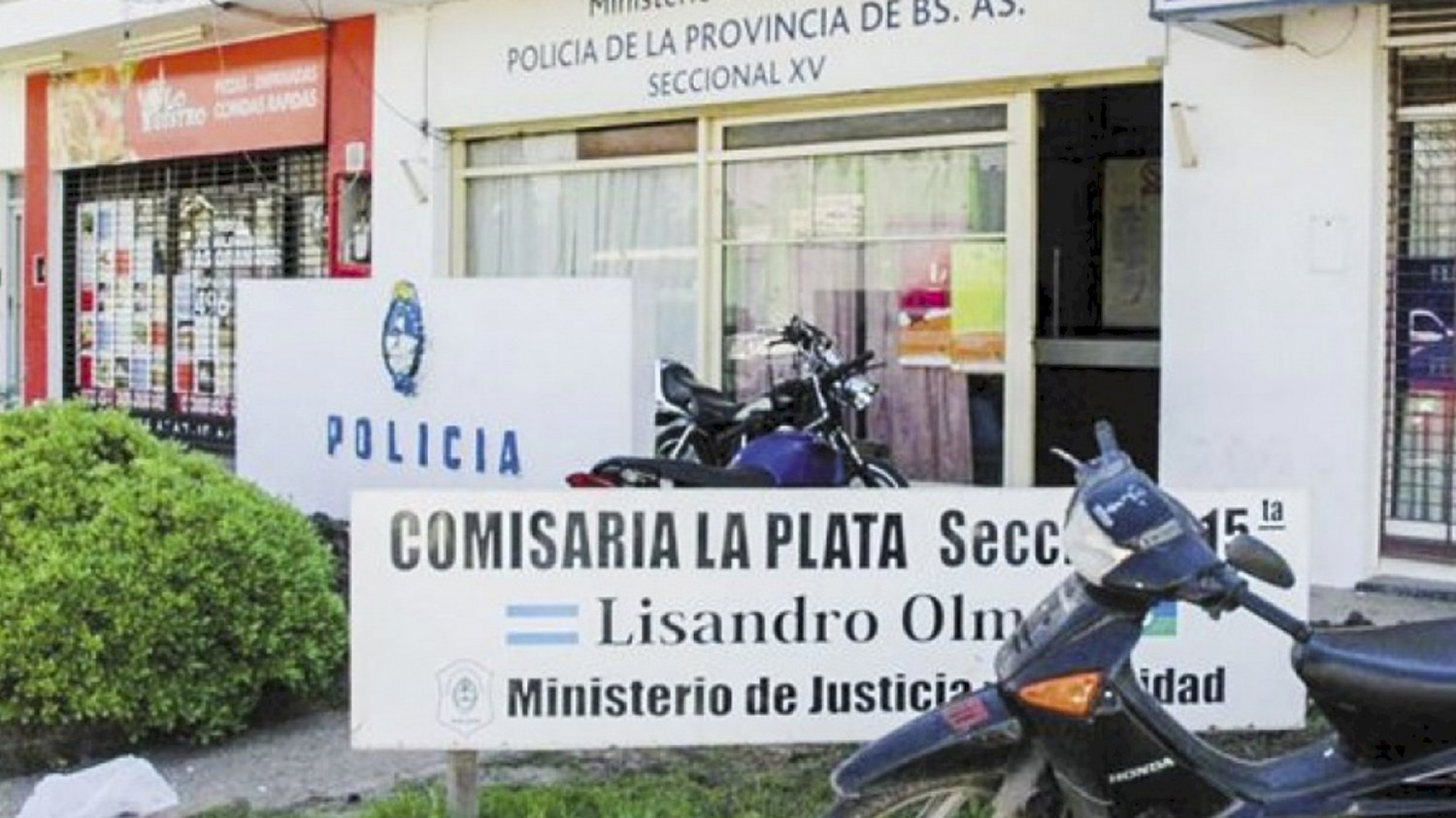 Violaron a una niña en un triple robo