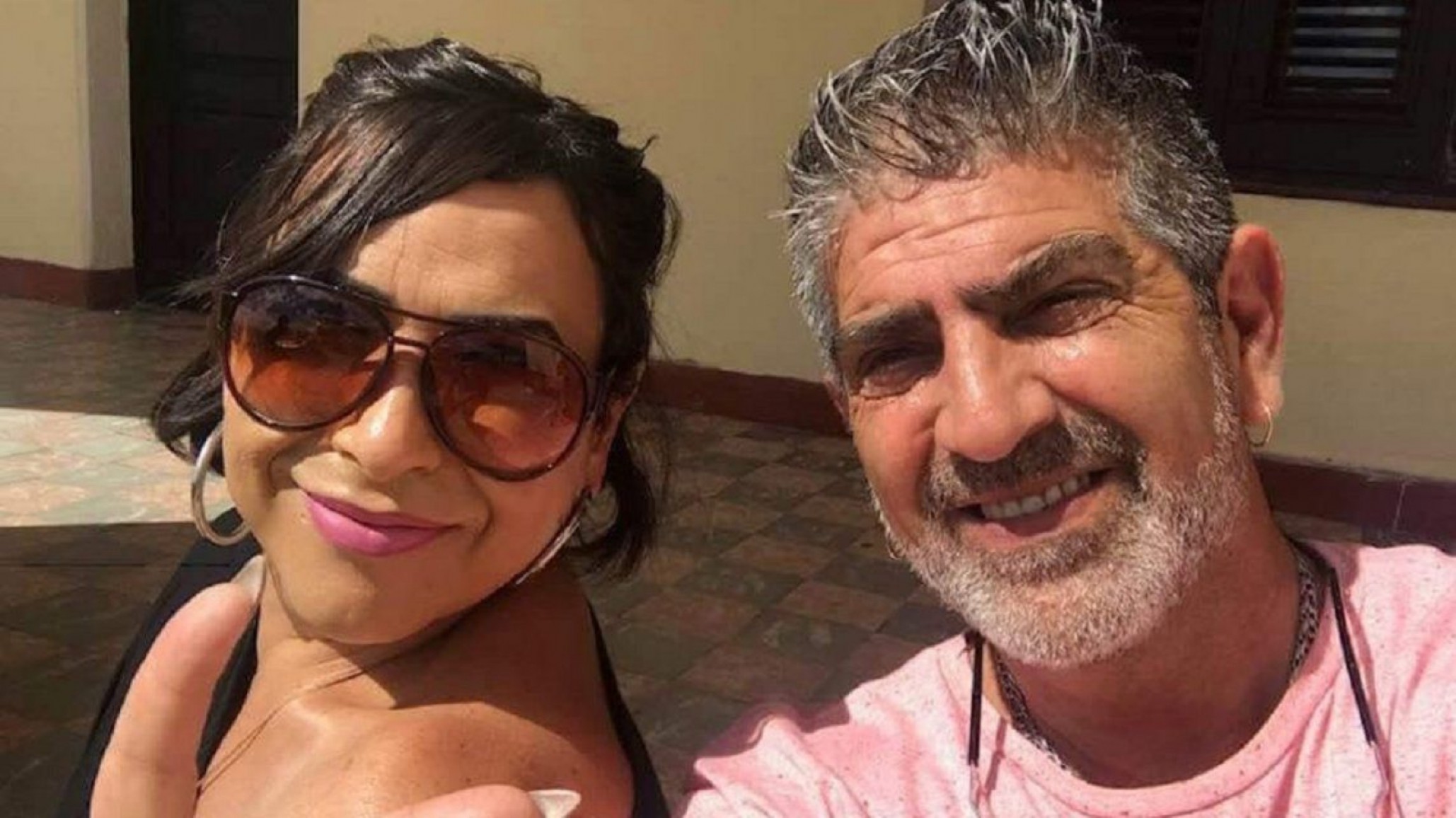 Un hombre y una mujer trans se casaron por iglesia