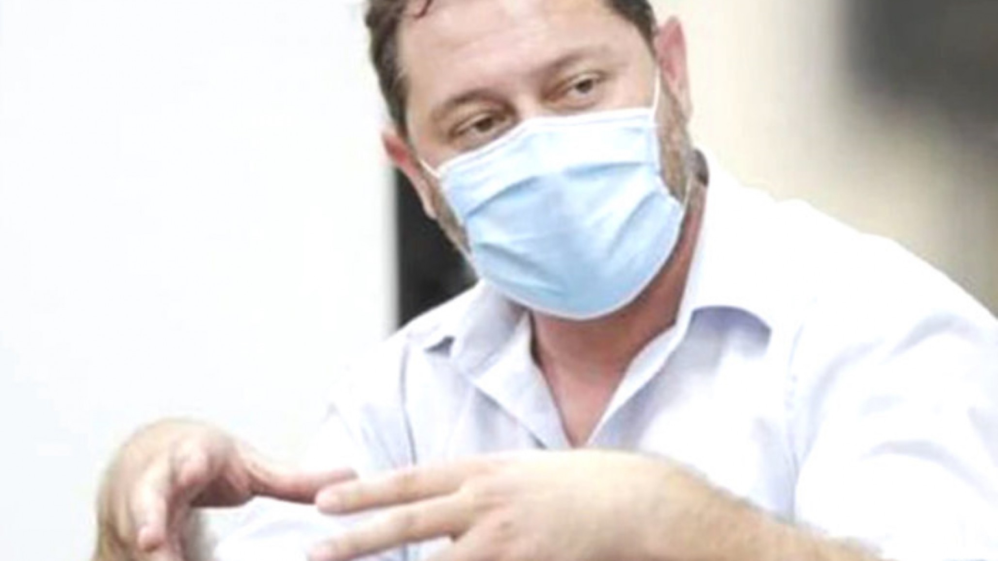 Respondió el intendente que se llevó un respirador del hospital y se internó en una clínica