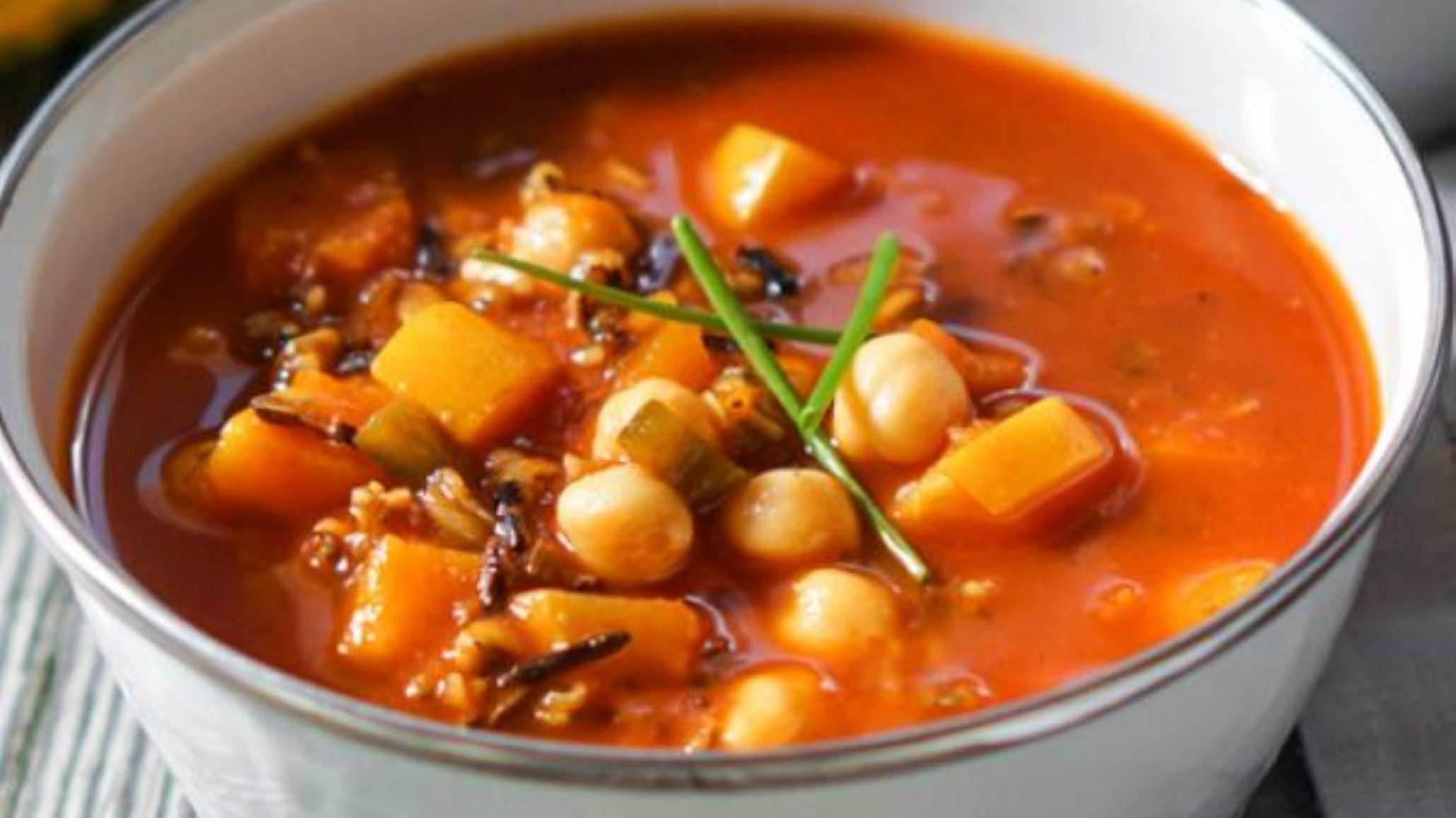 Una joven acuchilló a su hermano porque “le mojó el pan en el guiso”