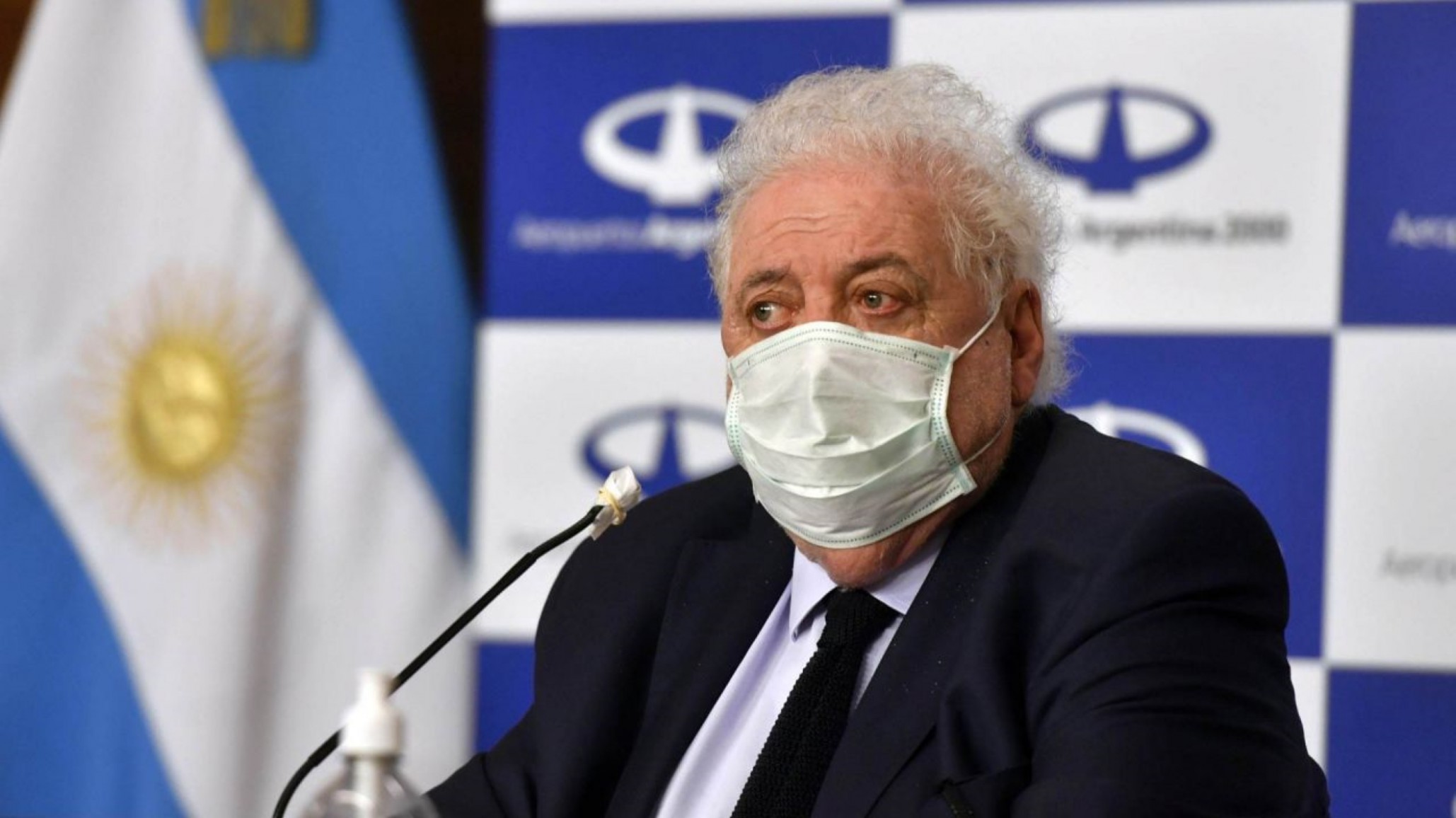 Entre insultos, echaron a Ginés González García de un restaurante