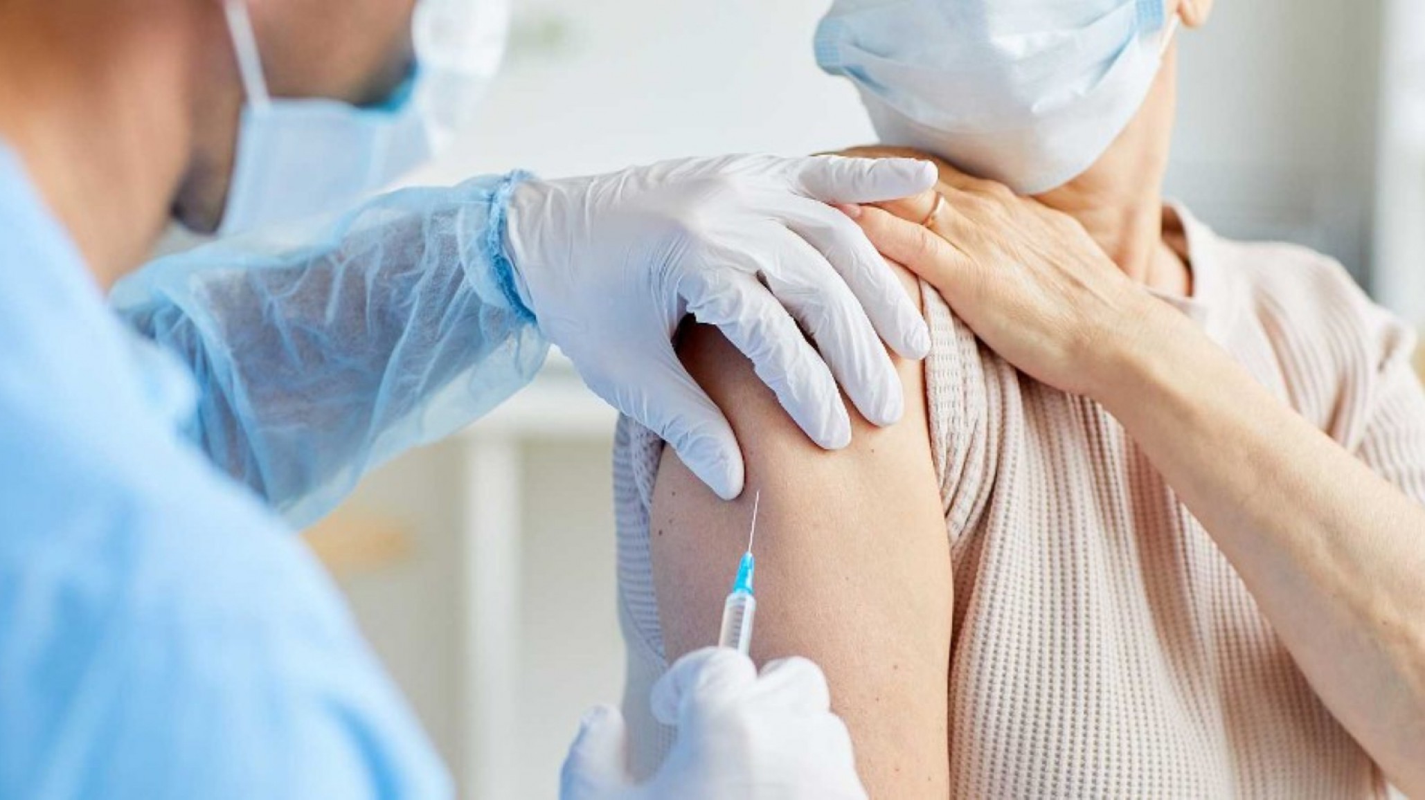 Covid-19: “Piden a la comunidad que completen y refuercen sus esquemas para evitar complicaciones”