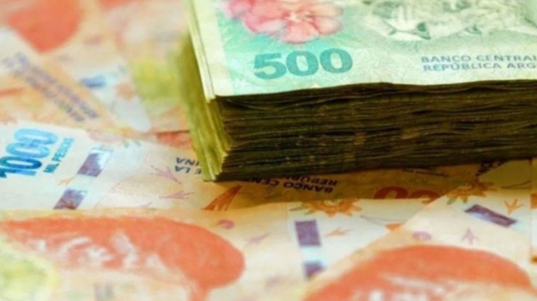 Gobierno acordó con gremios que el salario mínimo llegará a $33.000 para febrero de 2022