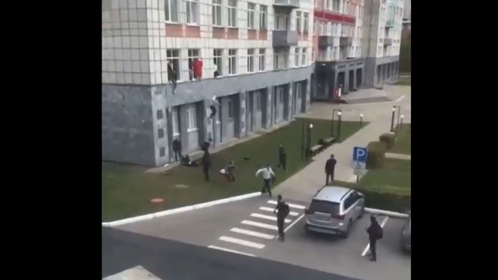 Horror en universidad: estudiante mató a tiros a 8 personas y dejó más de 20 heridos