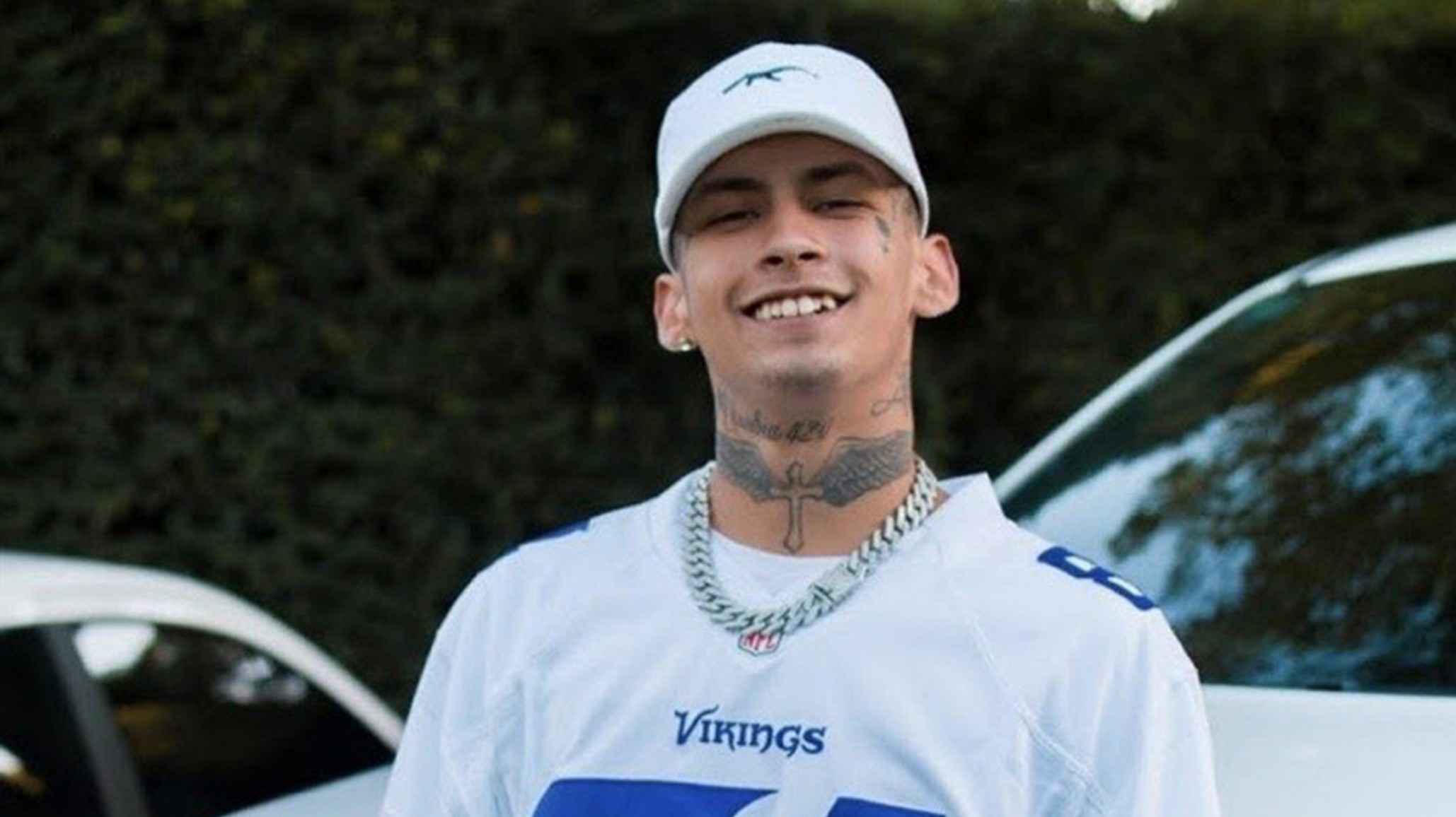 L-Gante volcó camino a una entrevista y llegó en estado de shock