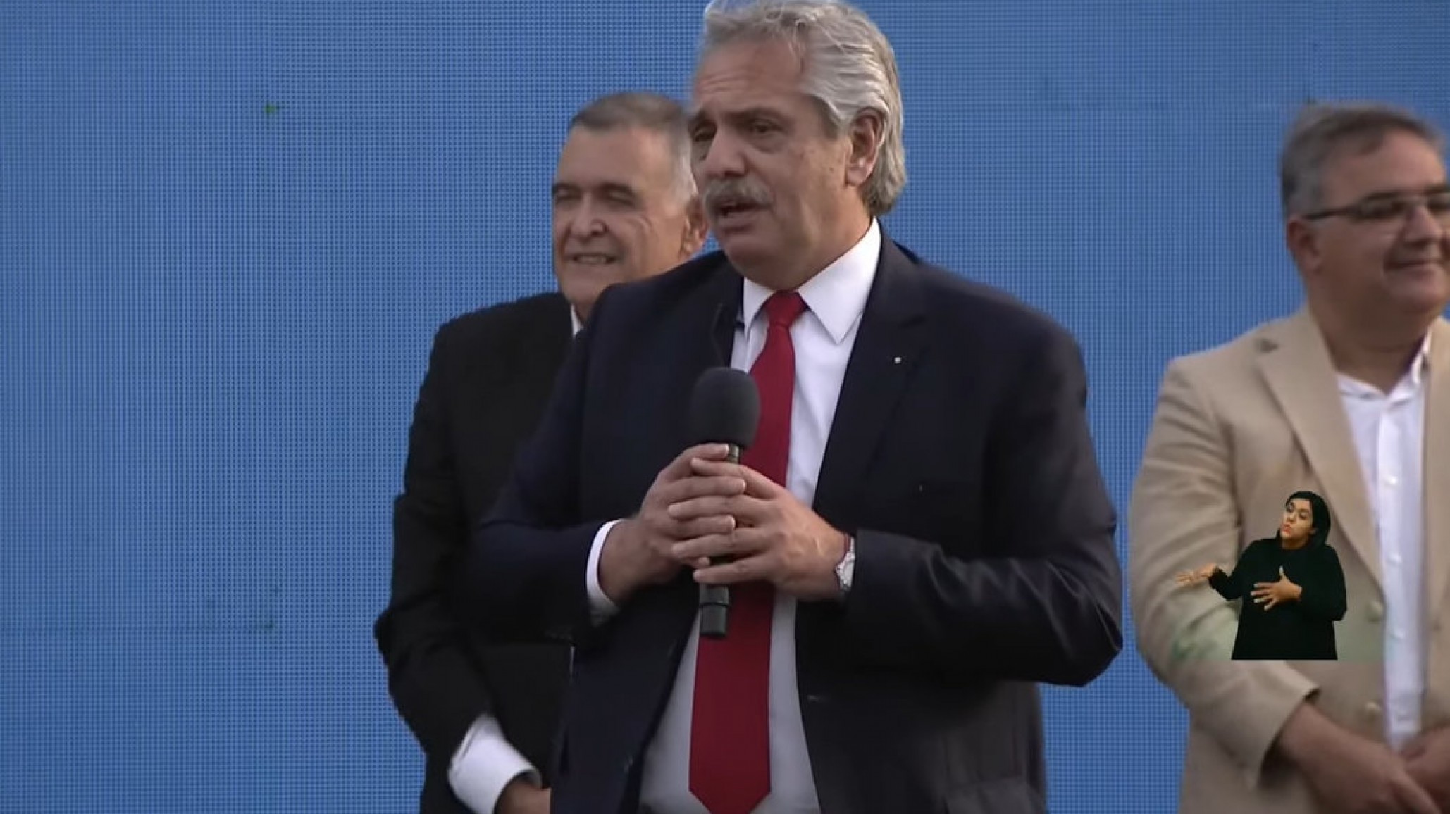 Alberto Fernández: “yo sigo eligiendo a los jubilados antes que los bancos”