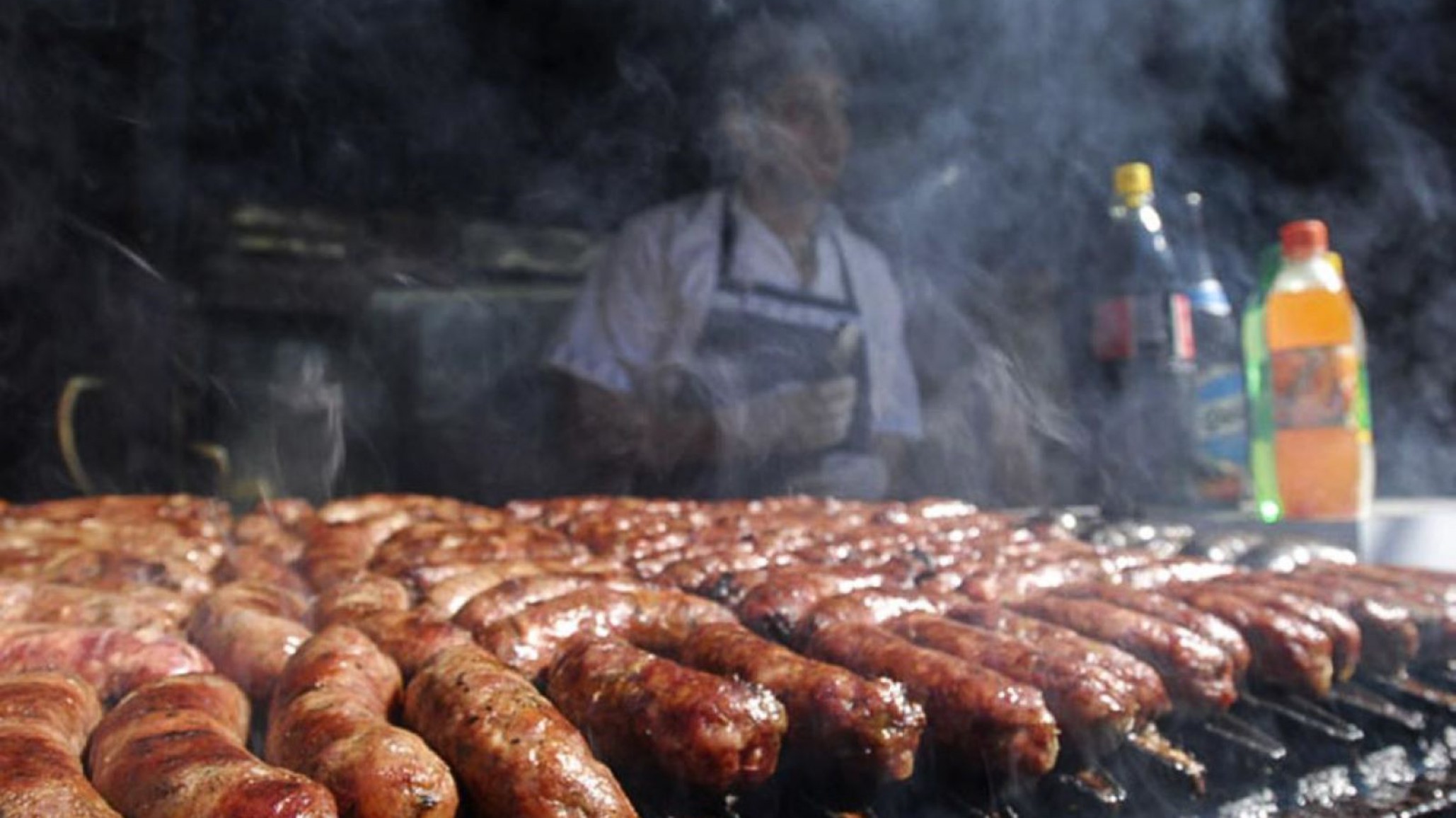 Manifestantes comieron choripanes en movilización y tendrían triquinosis