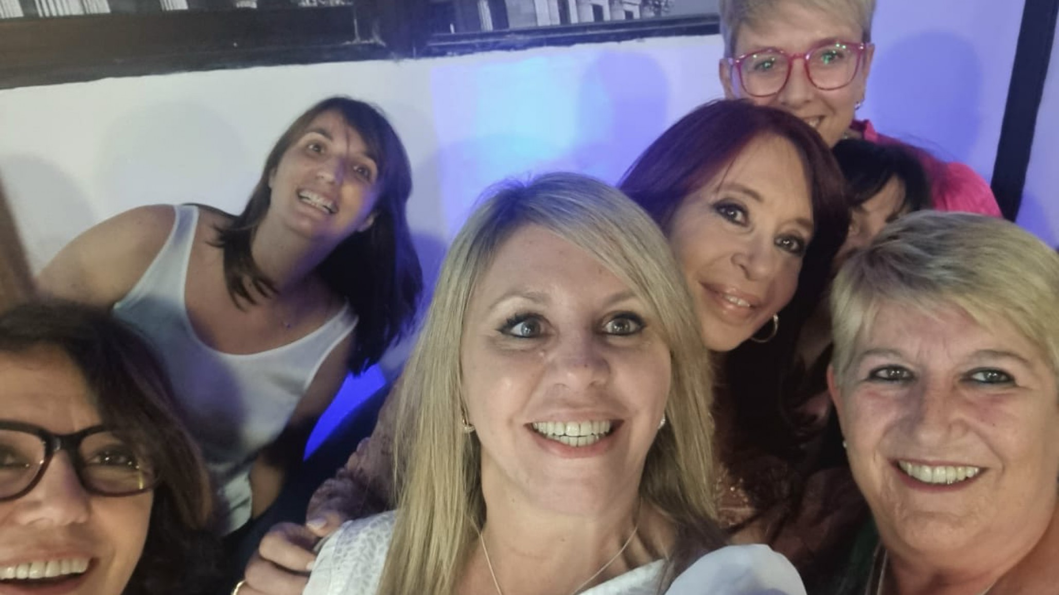 Reapareció Cristina Kirchner, estuvo en un brindis de despedida