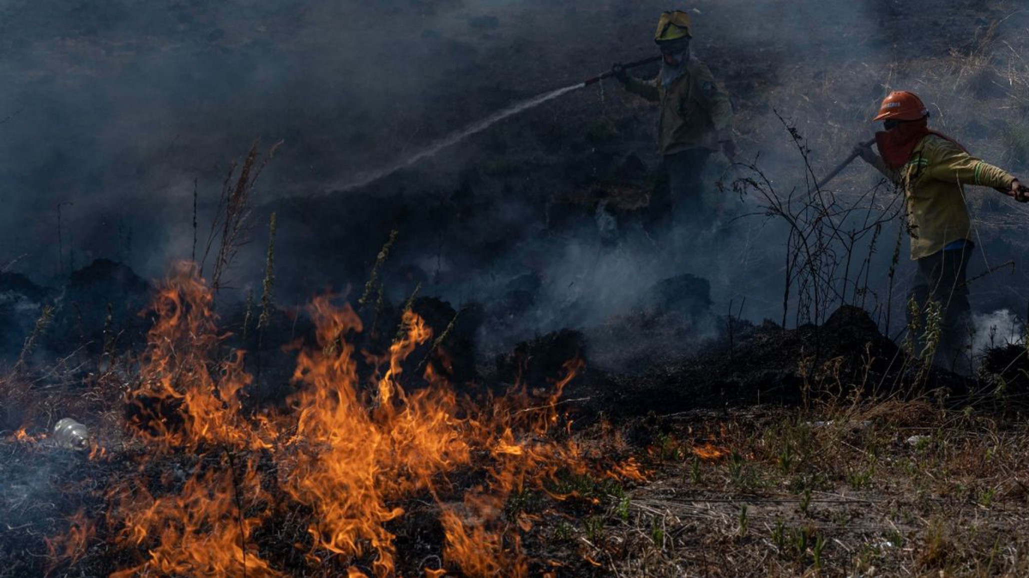 El gobernador Valdés pidió ayuda a Estados Unidos para combatir el fuego en Corrientes