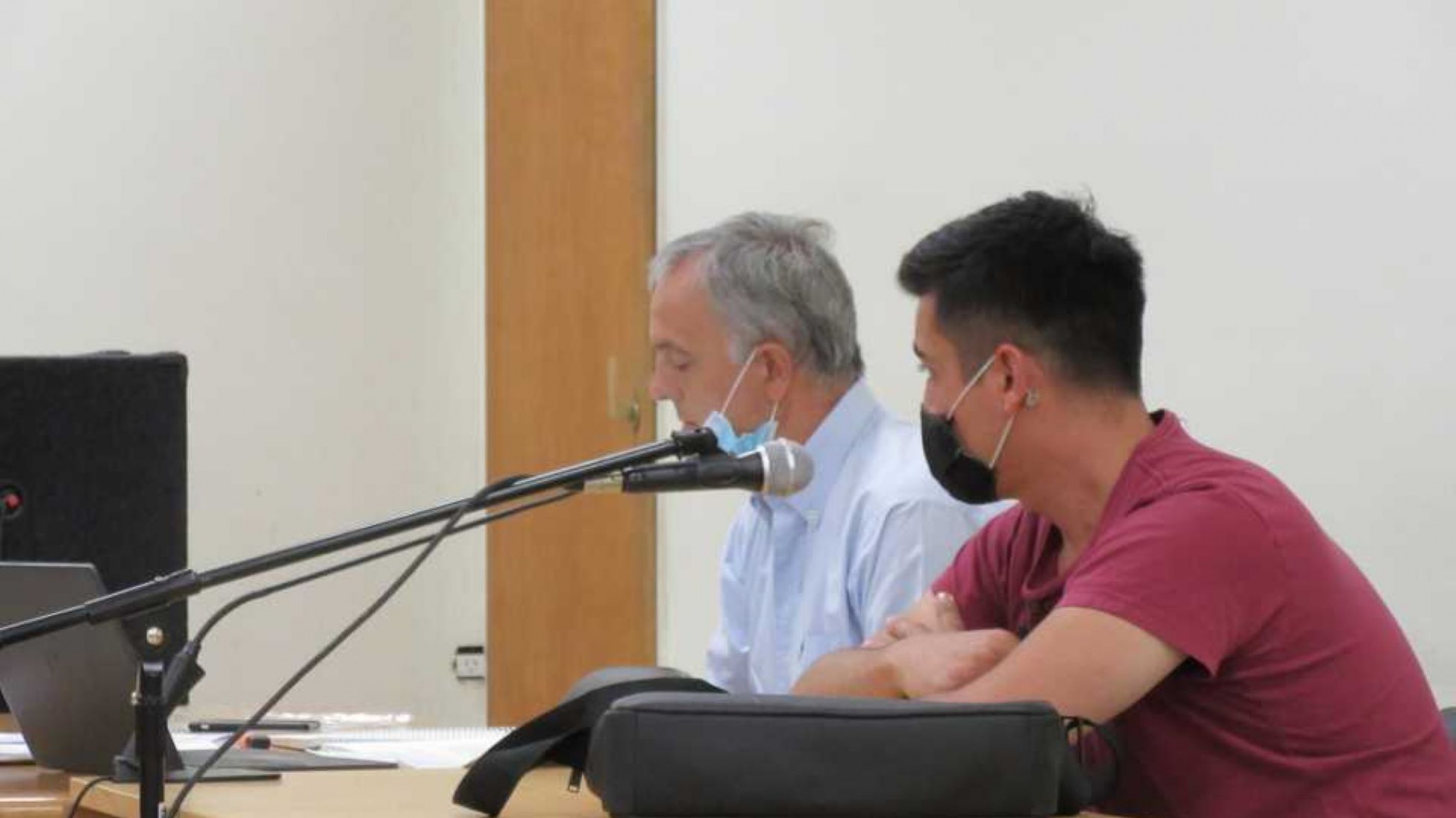 Joven que chocó auto de su ex vuelve a prisión hasta que tenga la tobillera electrónica