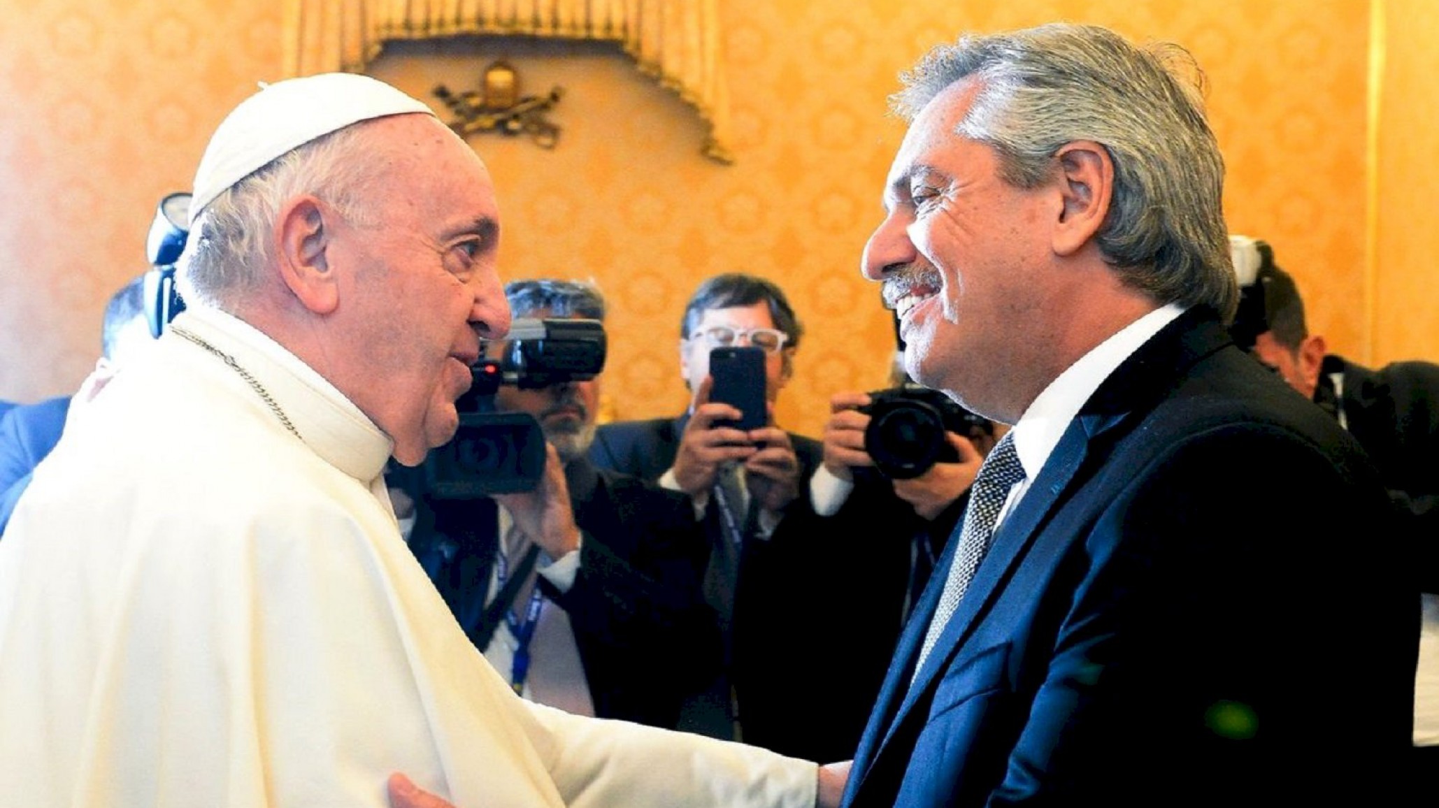 El papa Francisco le escribió una carta a Alberto Fernández: Pidió para que el presidente pueda “procurar soluciones adecuadas a los problemas que afligen a los más débiles”