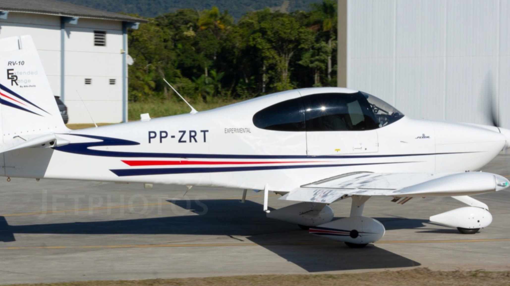 A la búsqueda de la avioneta desaparecida se sumó un avión Hércules de la Fuerza Aérea