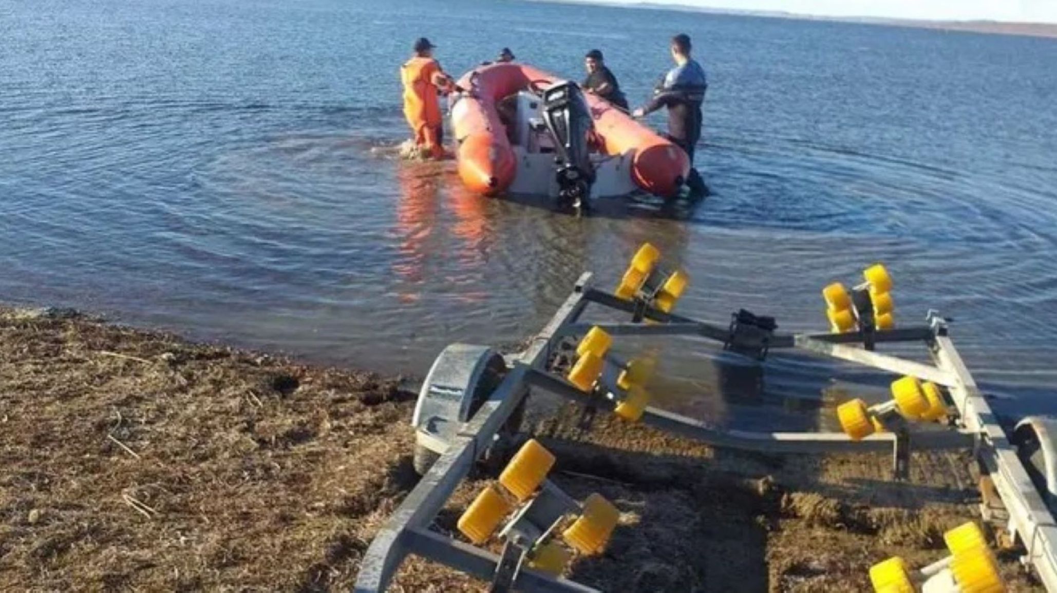 Se retomó la búsqueda del niño en el Lago Musters