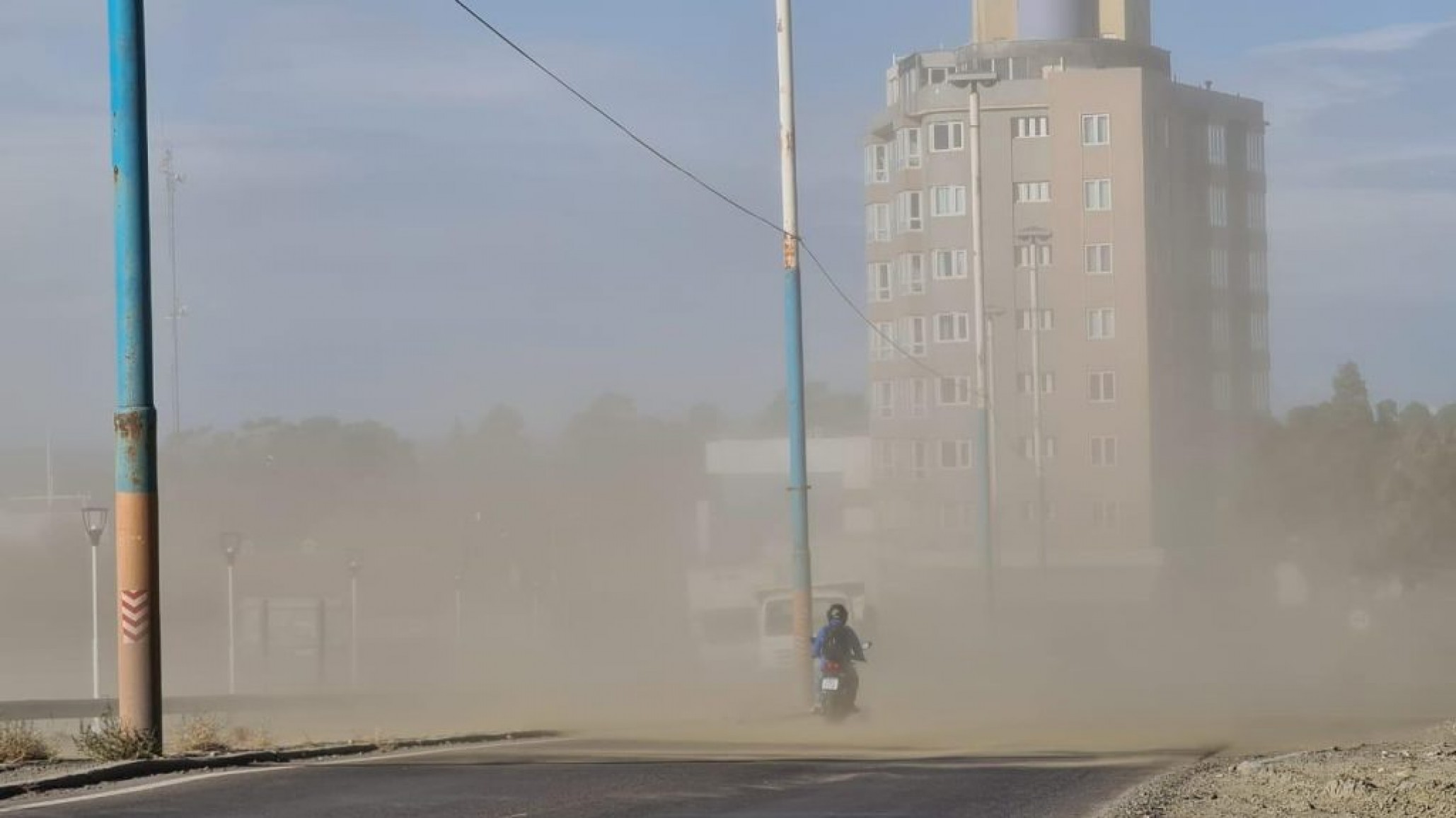 Martes ventoso: ráfagas de hasta 87 km/h y máxima de 26°C
