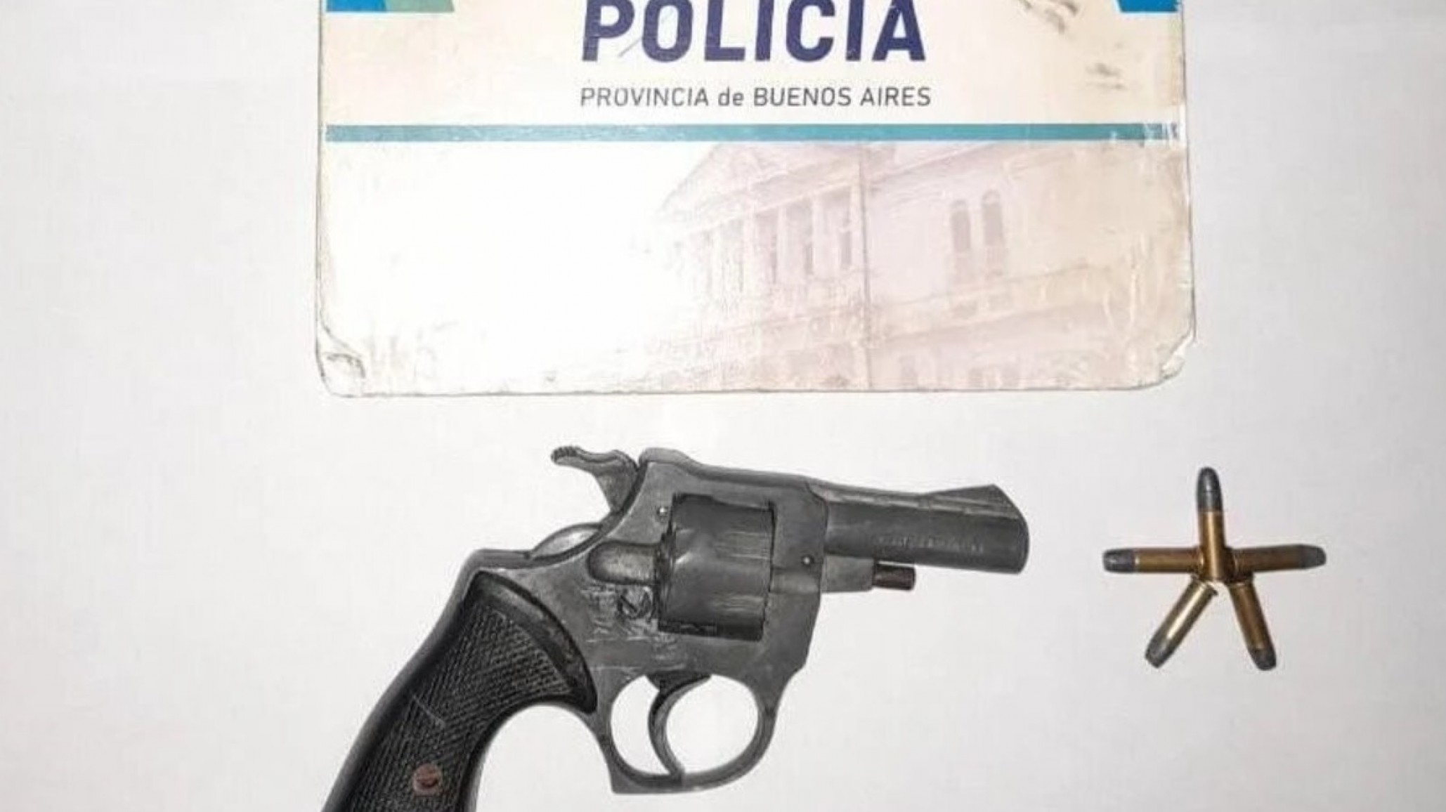 Un nene de 8 años llevó un revólver cargado a su escuela