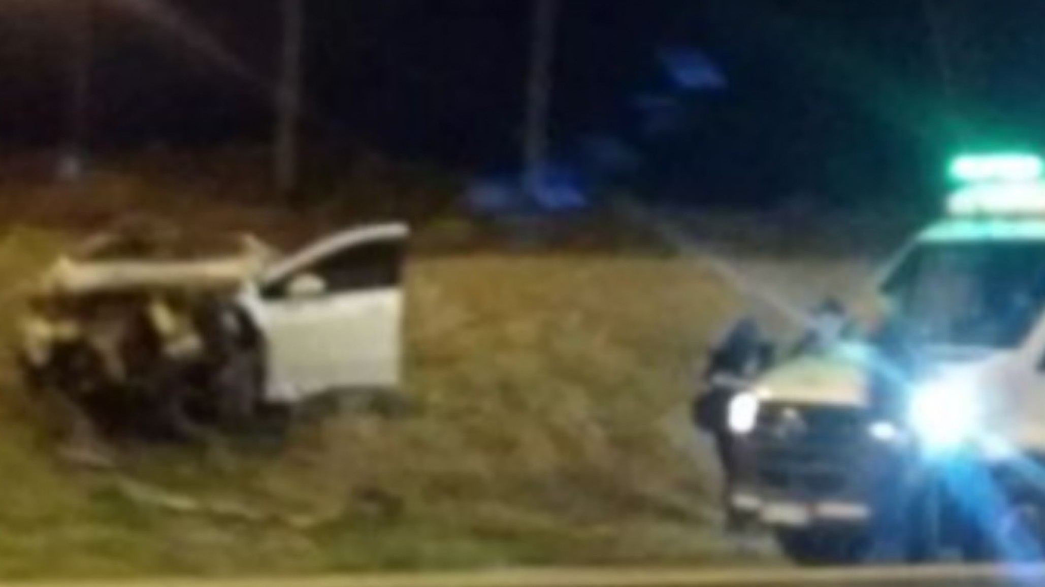 Dos ambulancias asistieron a ocupantes de auto en accidente en Ruta 3