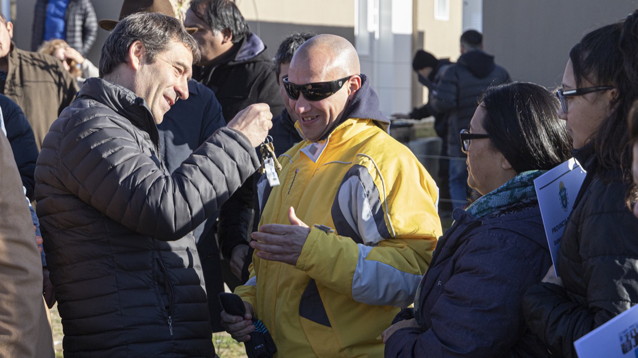 Luque acompañó la entrega de 71 viviendas en Barrio Ara San Juan