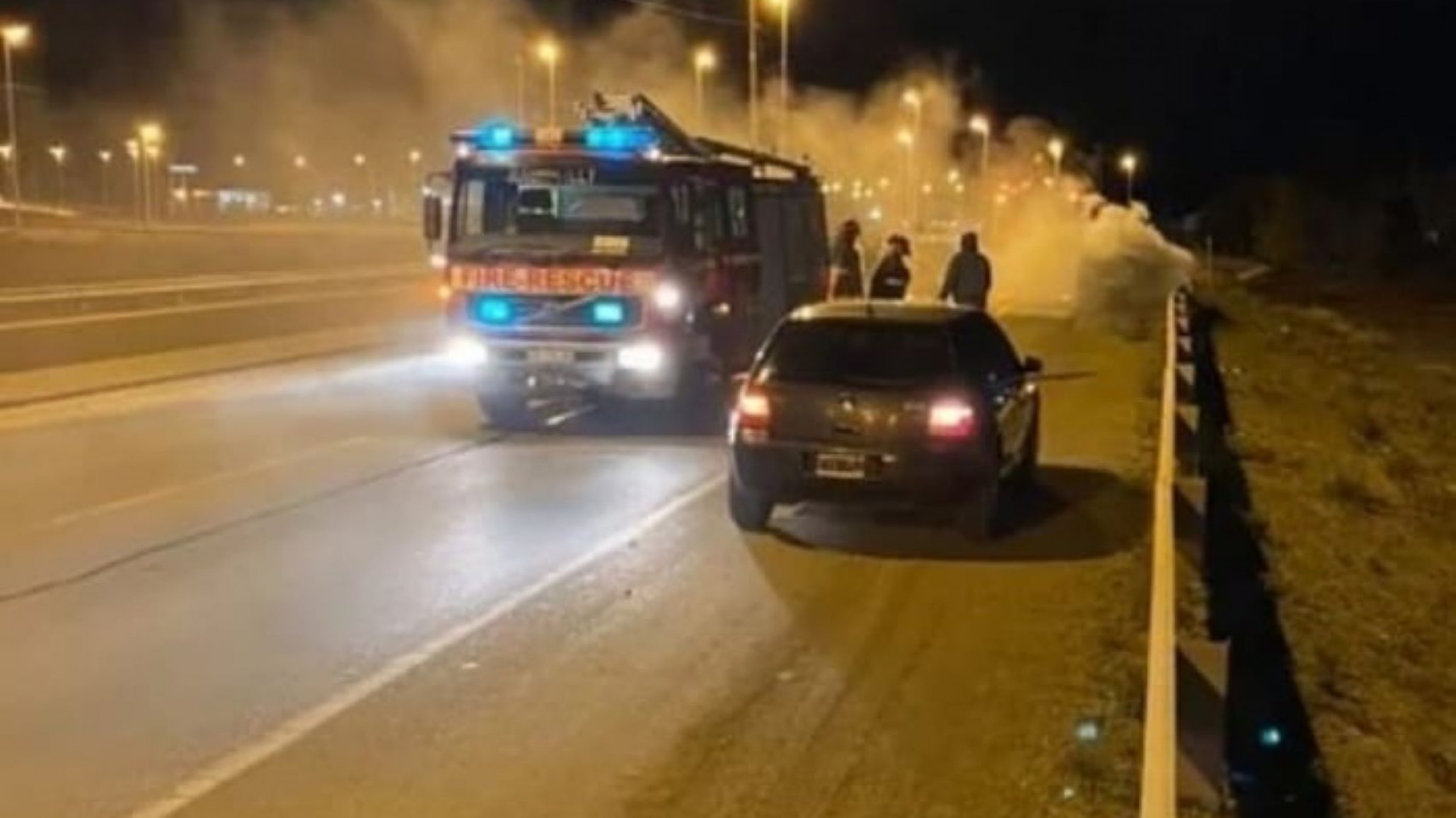 Hubo un incendio de auto, fue tras chocar contra el guardarraíl en Ruta 3