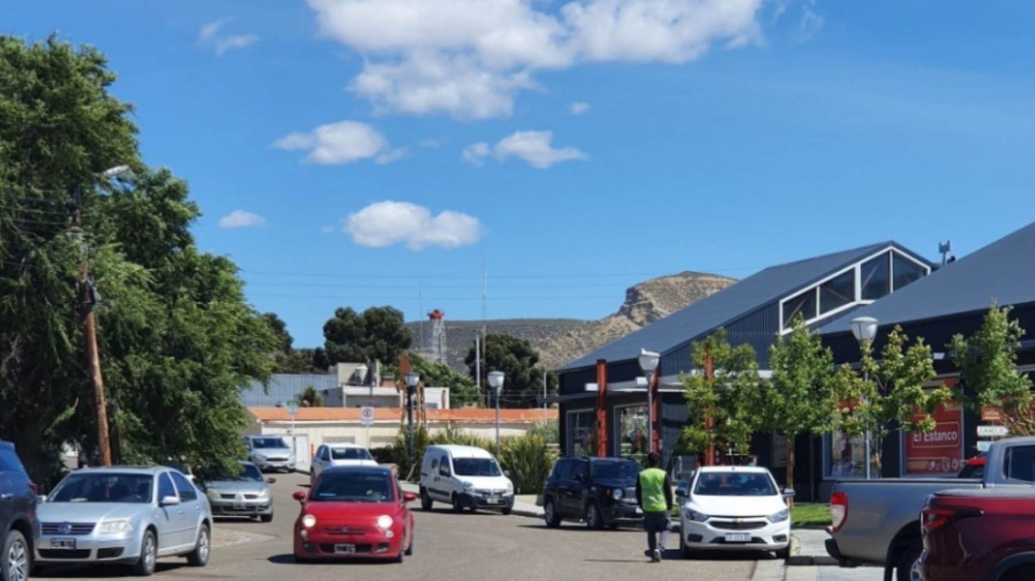 Intento de secuestro: La madre de una de las adolescentes dijo que tiene una imagen de la mujer