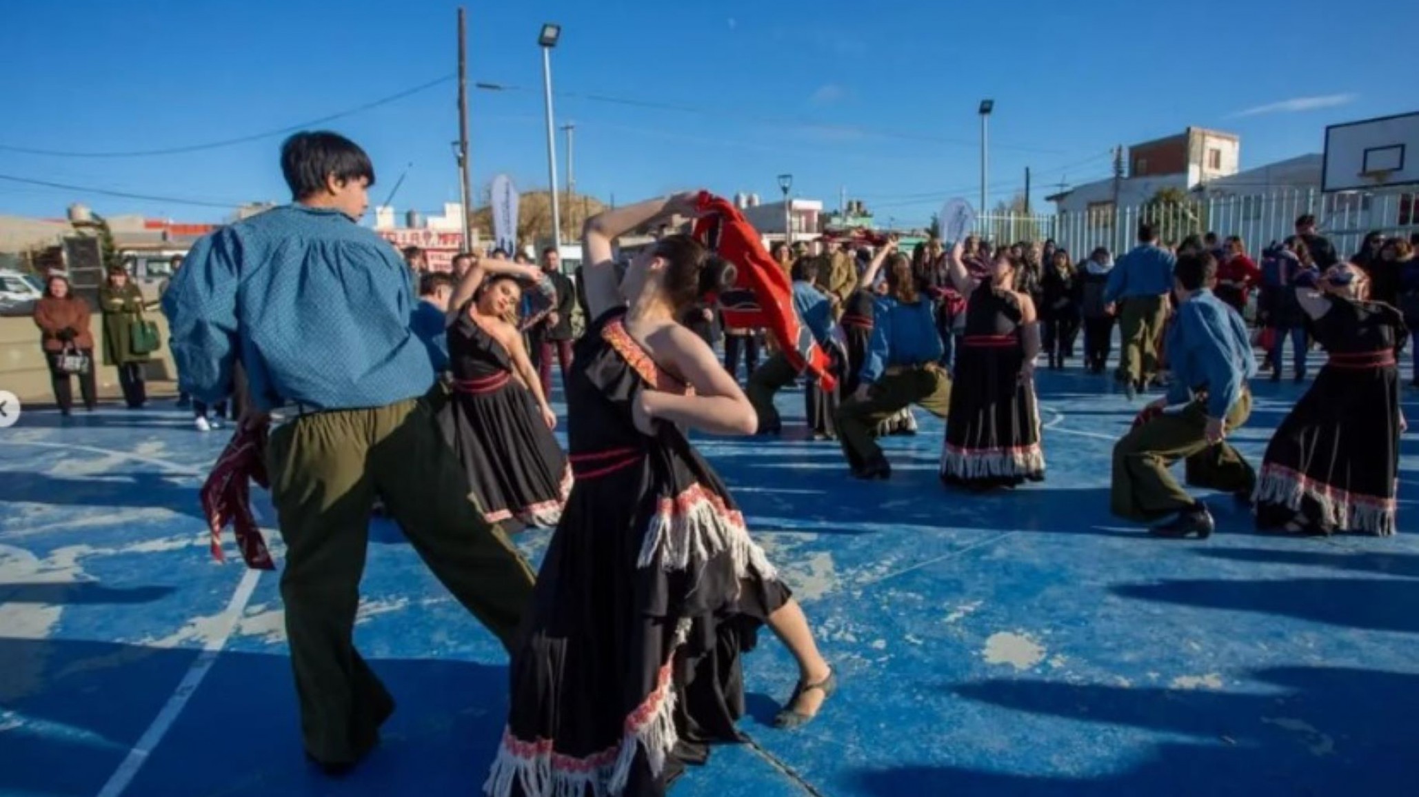 Issa Pfister acompañó a los vecinos de Stella Maris en su 58 aniversario
