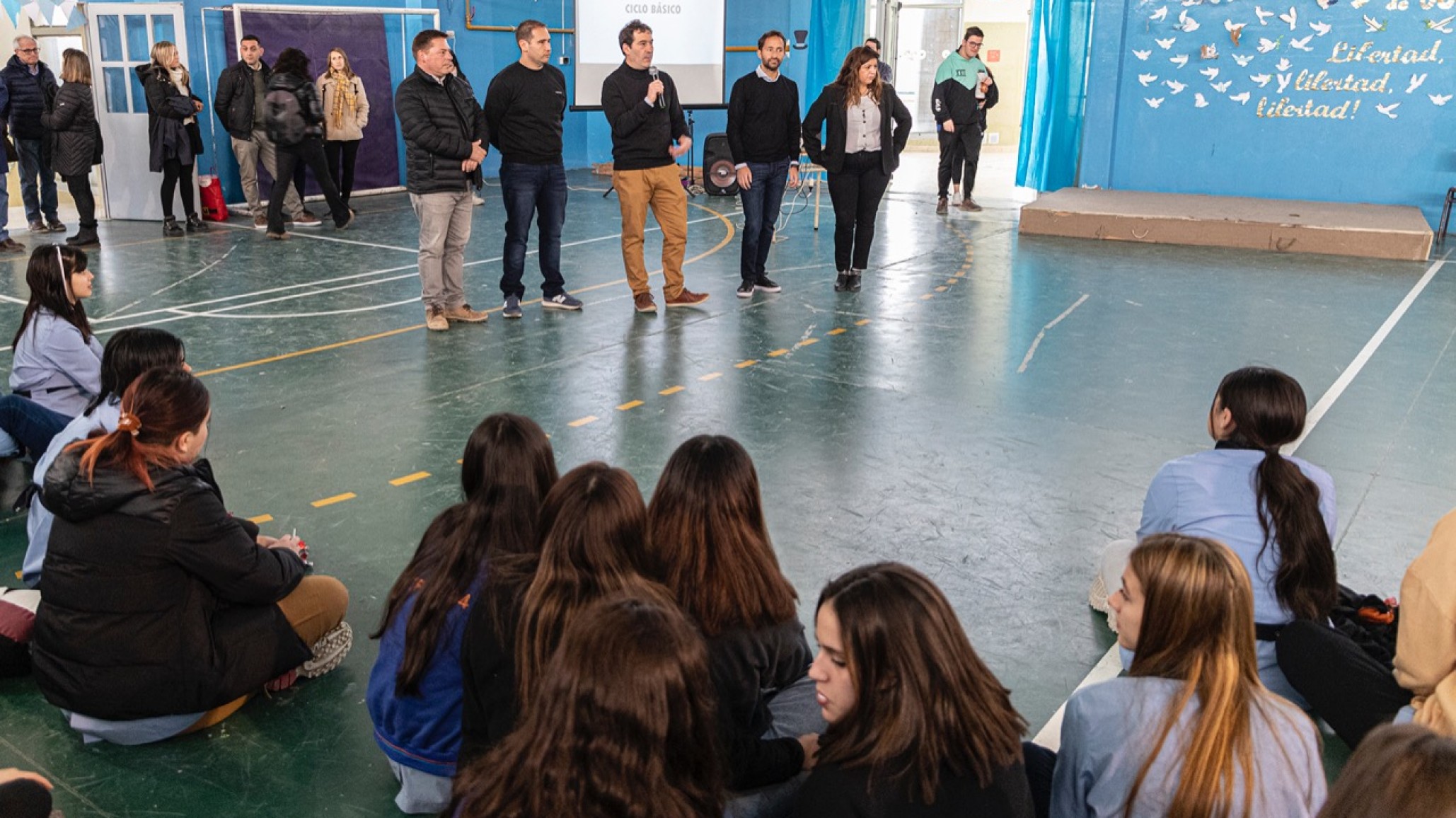 El Municipio acompaña al Colegio Biología Marina “una propuesta educativa que puede crecer como proyecto productivo a escala?